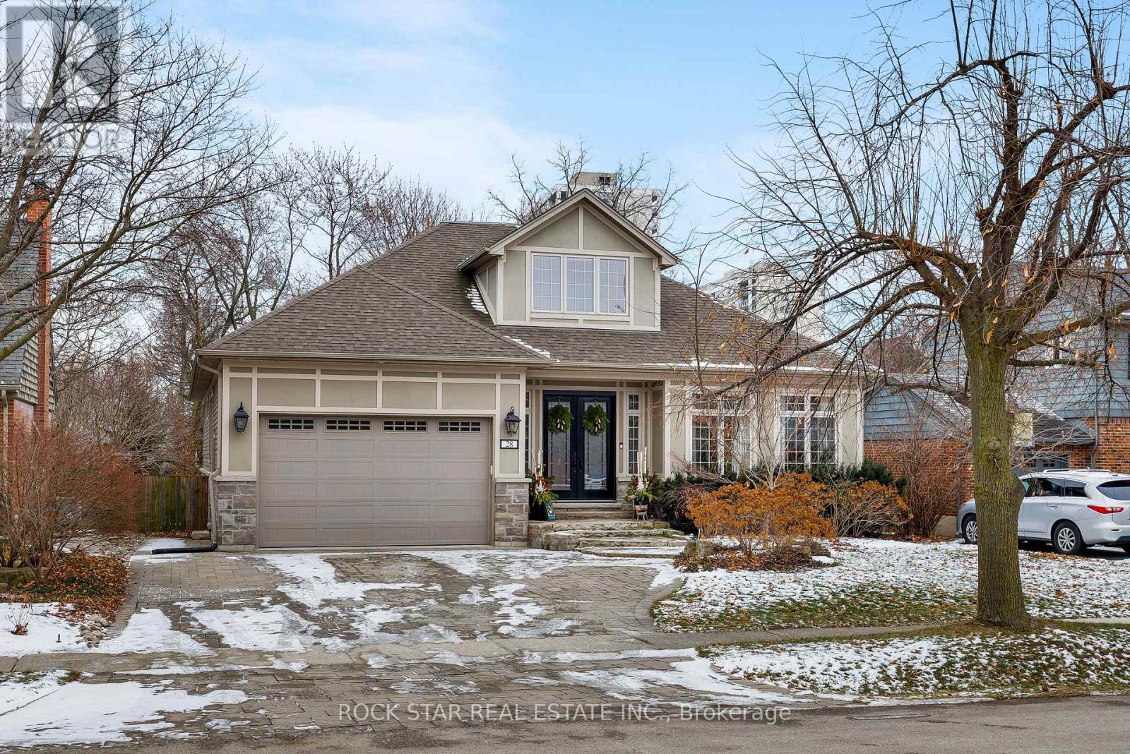 28 Highland Road, Oakville, Ontario  L6K 1S7 - Photo 6 - W12640142