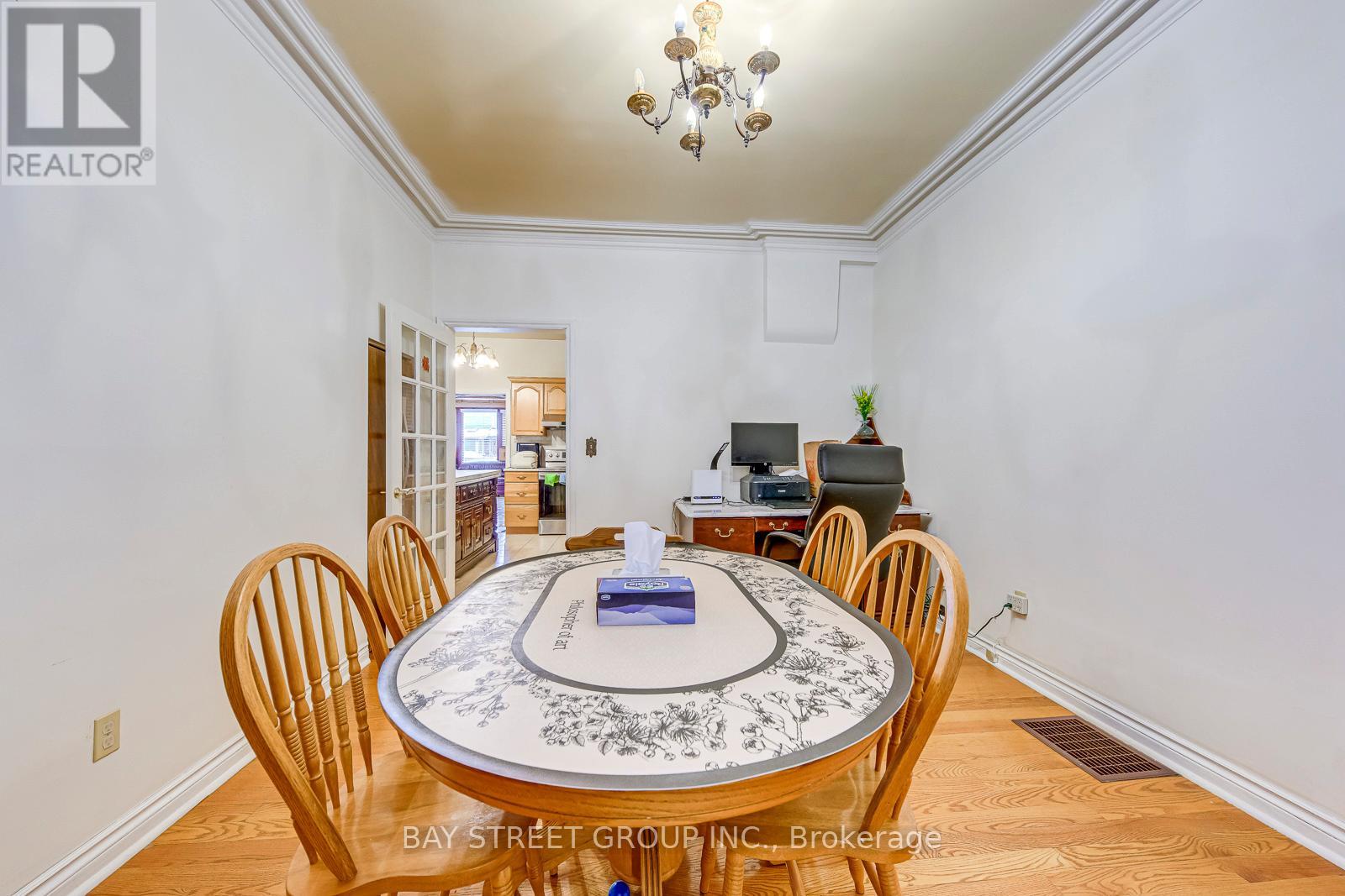 162 Prospect Street S, Hamilton, Ontario  L8M 2Z4 - Photo 8 - X12640152