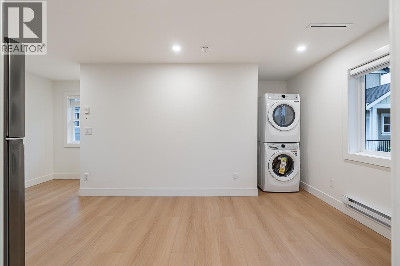 2208 St George Street, Port Moody, British Columbia V3H 2G2 - Photo 38 - R3072628