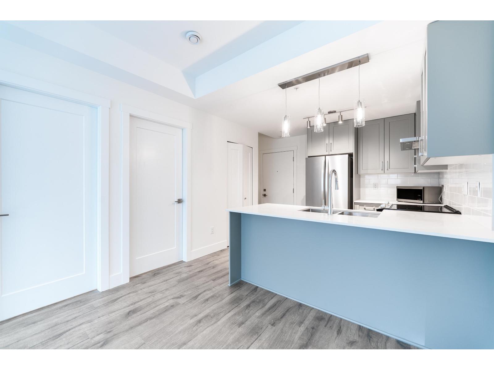 110 6328 King George Boulevard, Surrey, British Columbia  V3X 0L5 - Photo 2 - R3073129