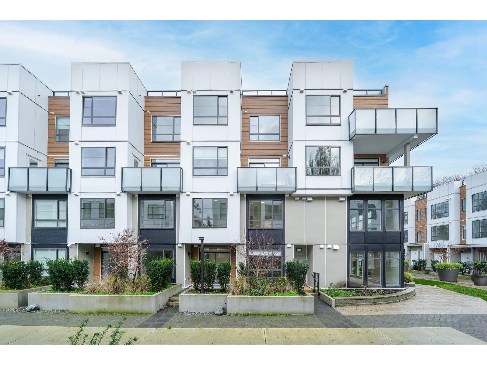 110 6338 KING GEORGE BOULEVARD, surrey, British Columbia