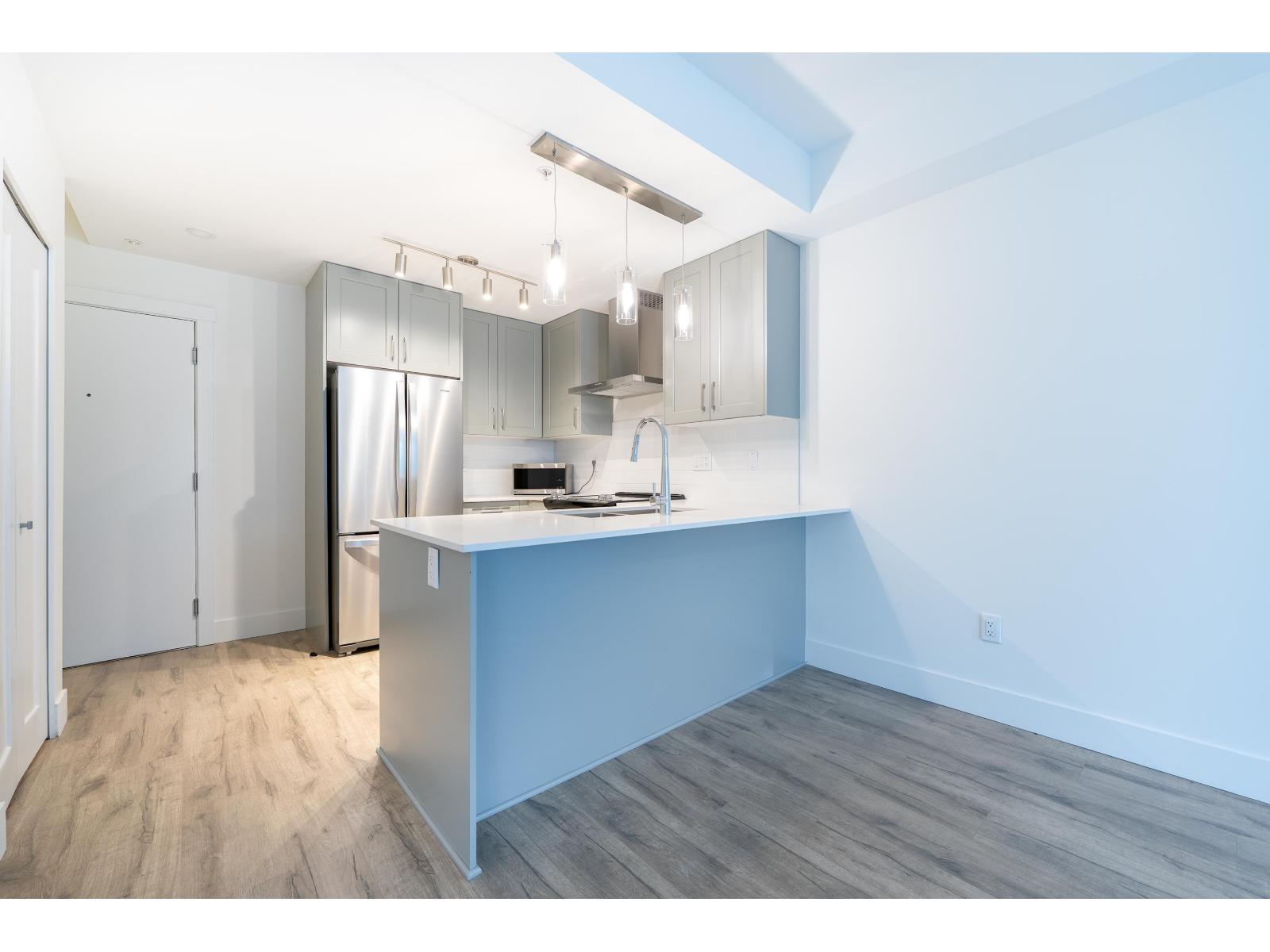 110 6338 King George Boulevard, Surrey, British Columbia  V3X 0L5 - Photo 4 - R3073129