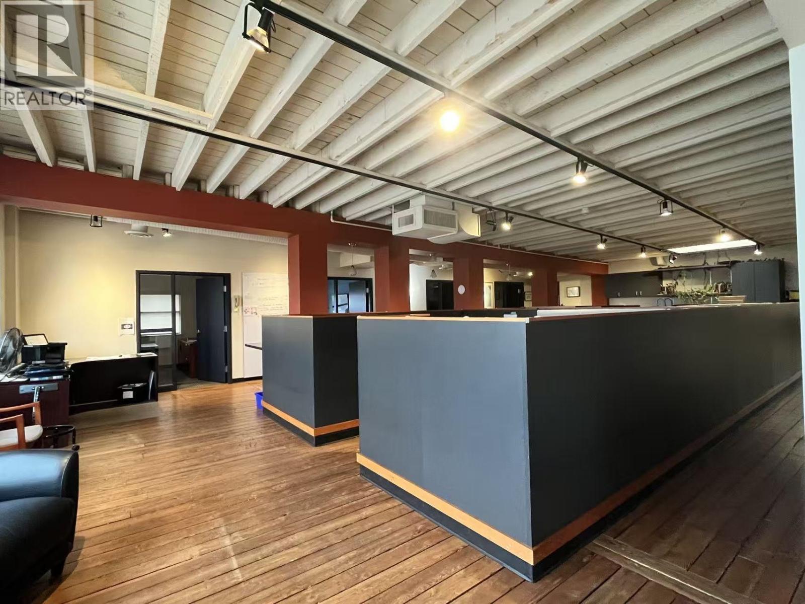 100 131 E Columbia Street, New Westminster, British Columbia  V3L 3V9 - Photo 1 - C8074622