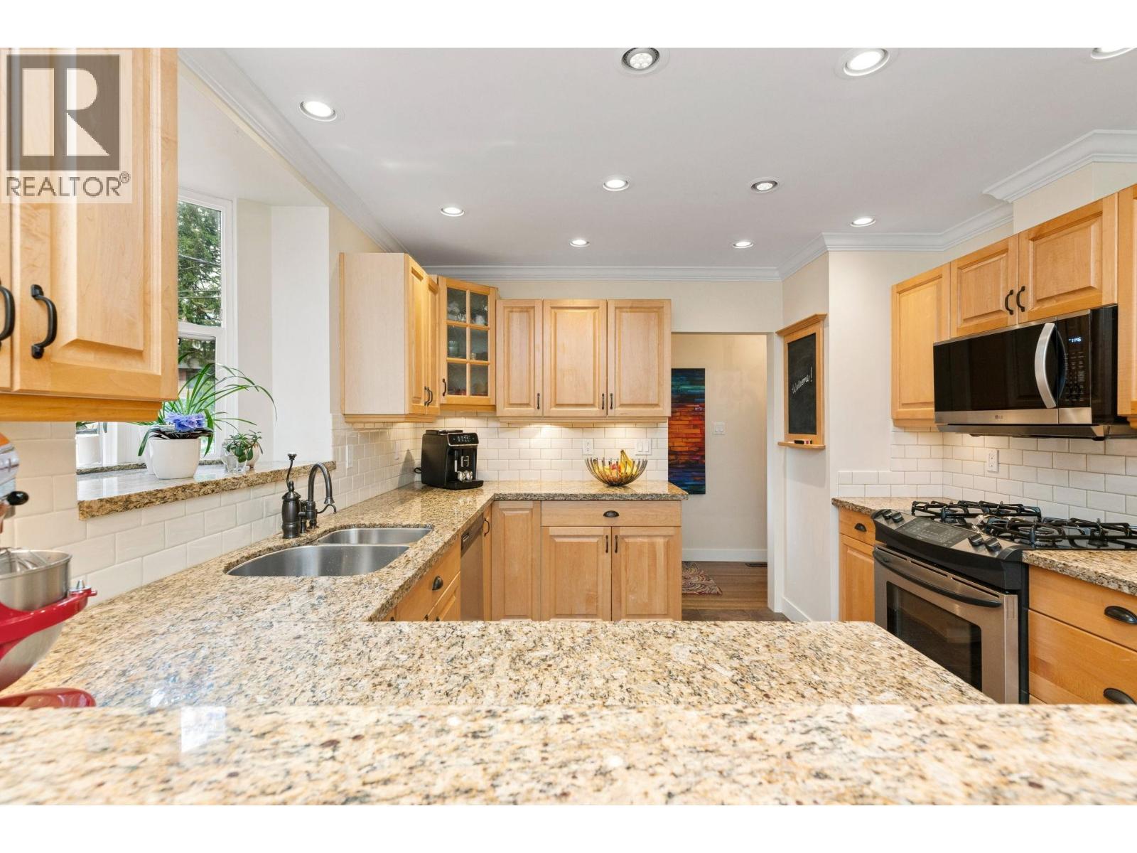 1501 Marine Crescent, Coquitlam, British Columbia V3J 5X4 - Photo 8 - R3066805