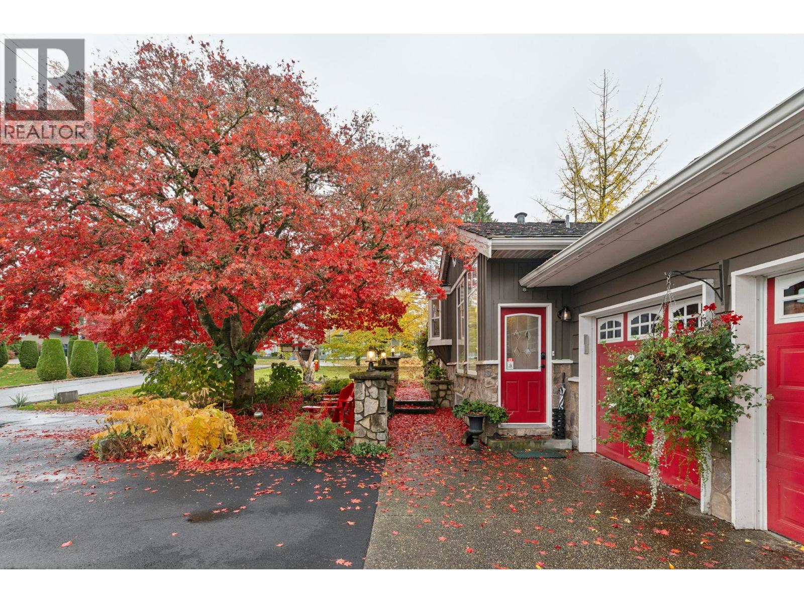 1501 Marine Crescent, Coquitlam, British Columbia V3J 5X4 - Photo 5 - R3066805