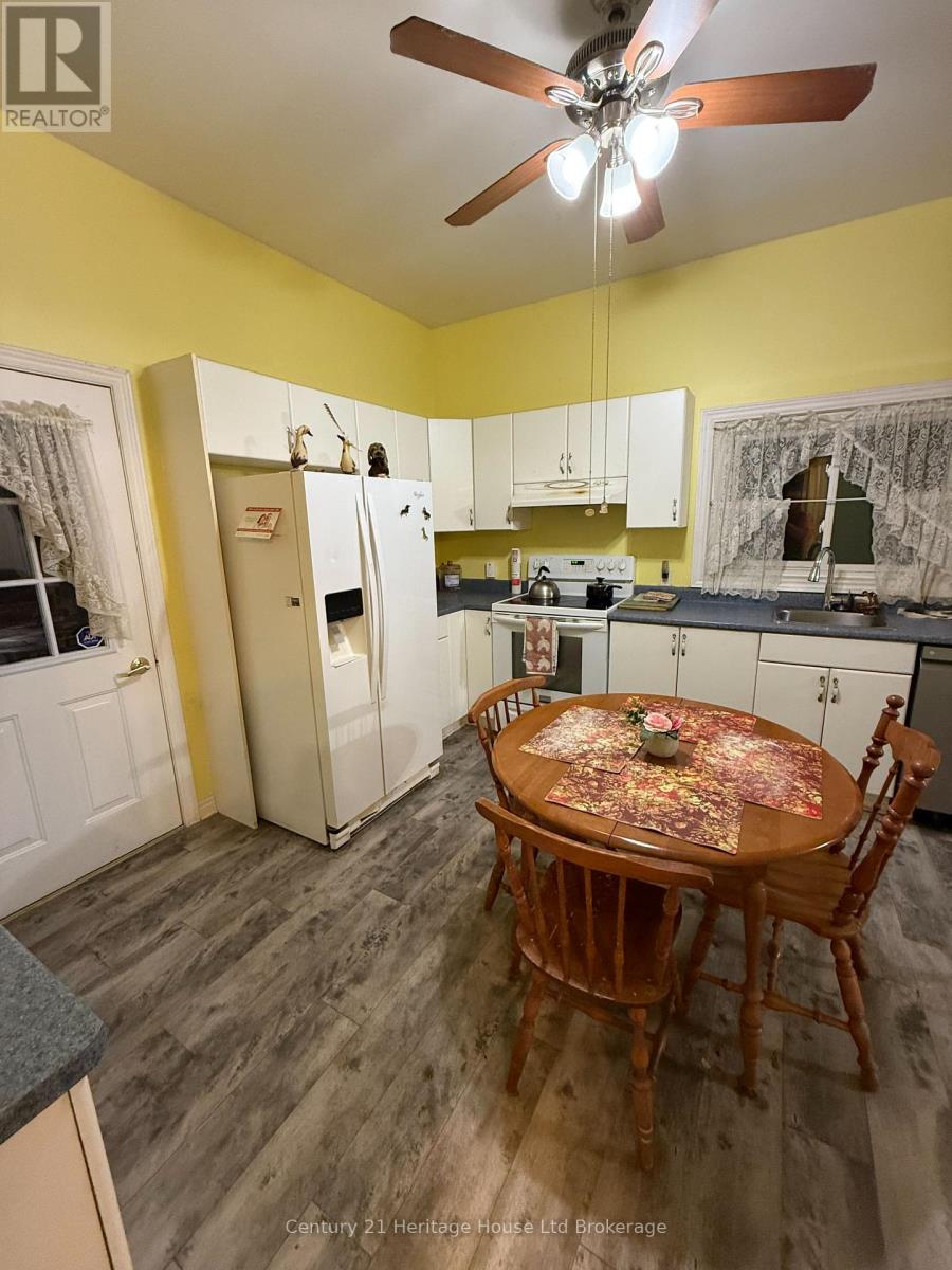 161 Sydenham Street, Woodstock (Woodstock - North), Ontario  N4S 7B7 - Photo 10 - X12640216