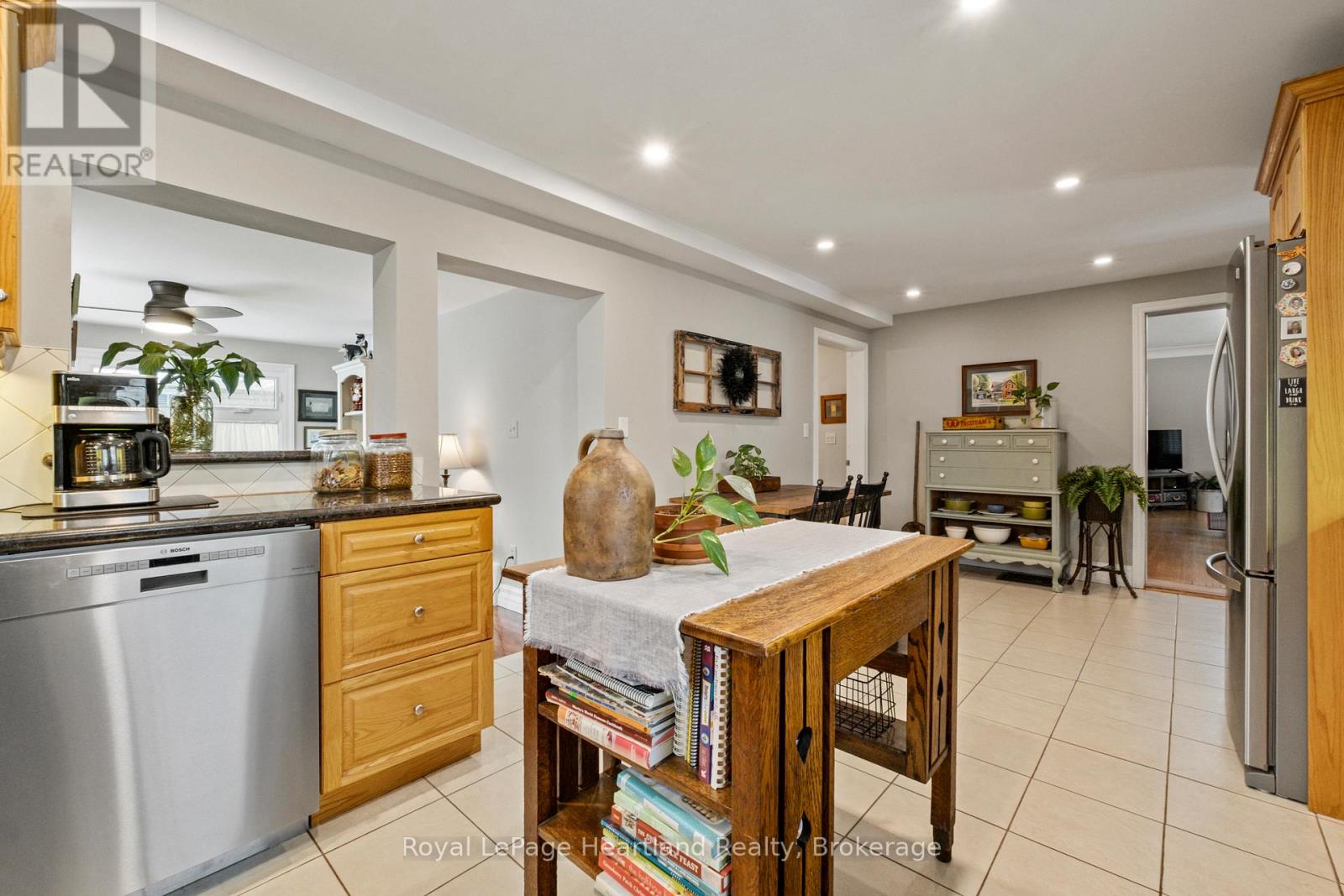 105 Quebec Street, Goderich, Ontario  N7A 2G6 - Photo 14 - X12640222