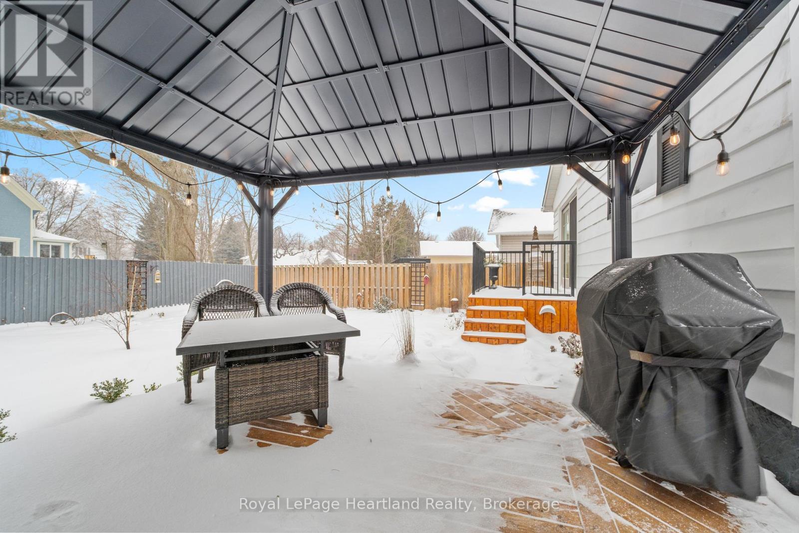 105 Quebec Street, Goderich, Ontario  N7A 2G6 - Photo 38 - X12640222