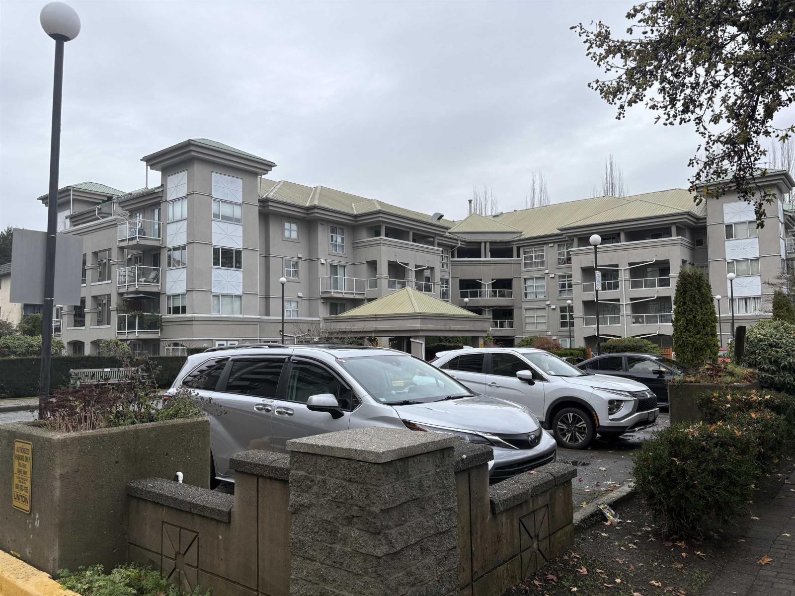 102 10533 University Drive, Surrey, British Columbia  V3T 5T7 - Photo 2 - R3074344