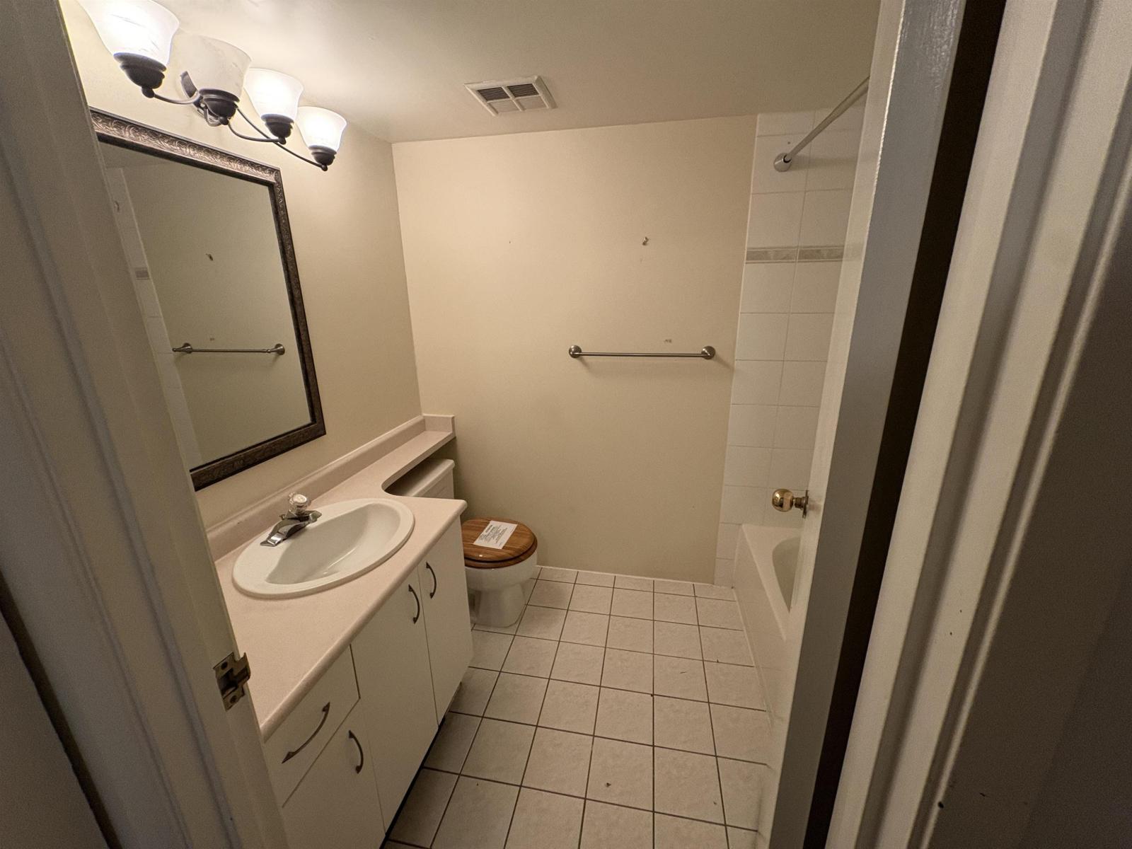 102 10533 University Drive, Surrey, British Columbia  V3T 5T7 - Photo 21 - R3074344