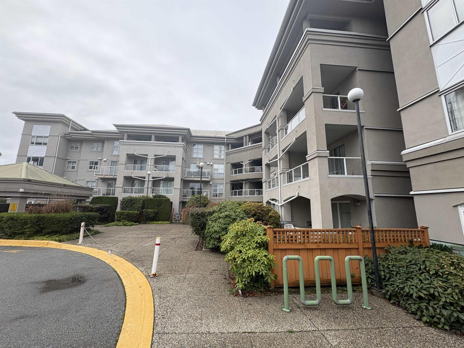 102 10533 University Drive, Surrey, British Columbia  V3T 5T7 - Photo 3 - R3074344