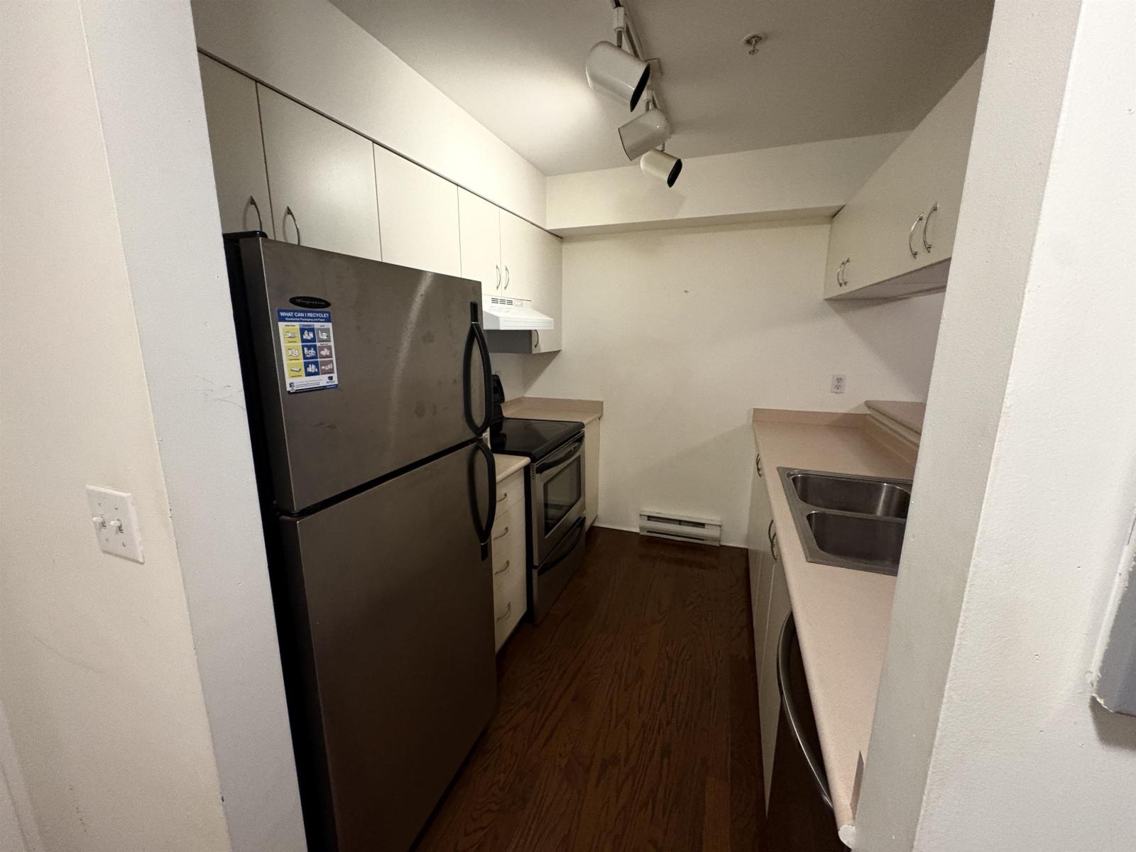 102 10533 University Drive, Surrey, British Columbia  V3T 5T7 - Photo 9 - R3074344