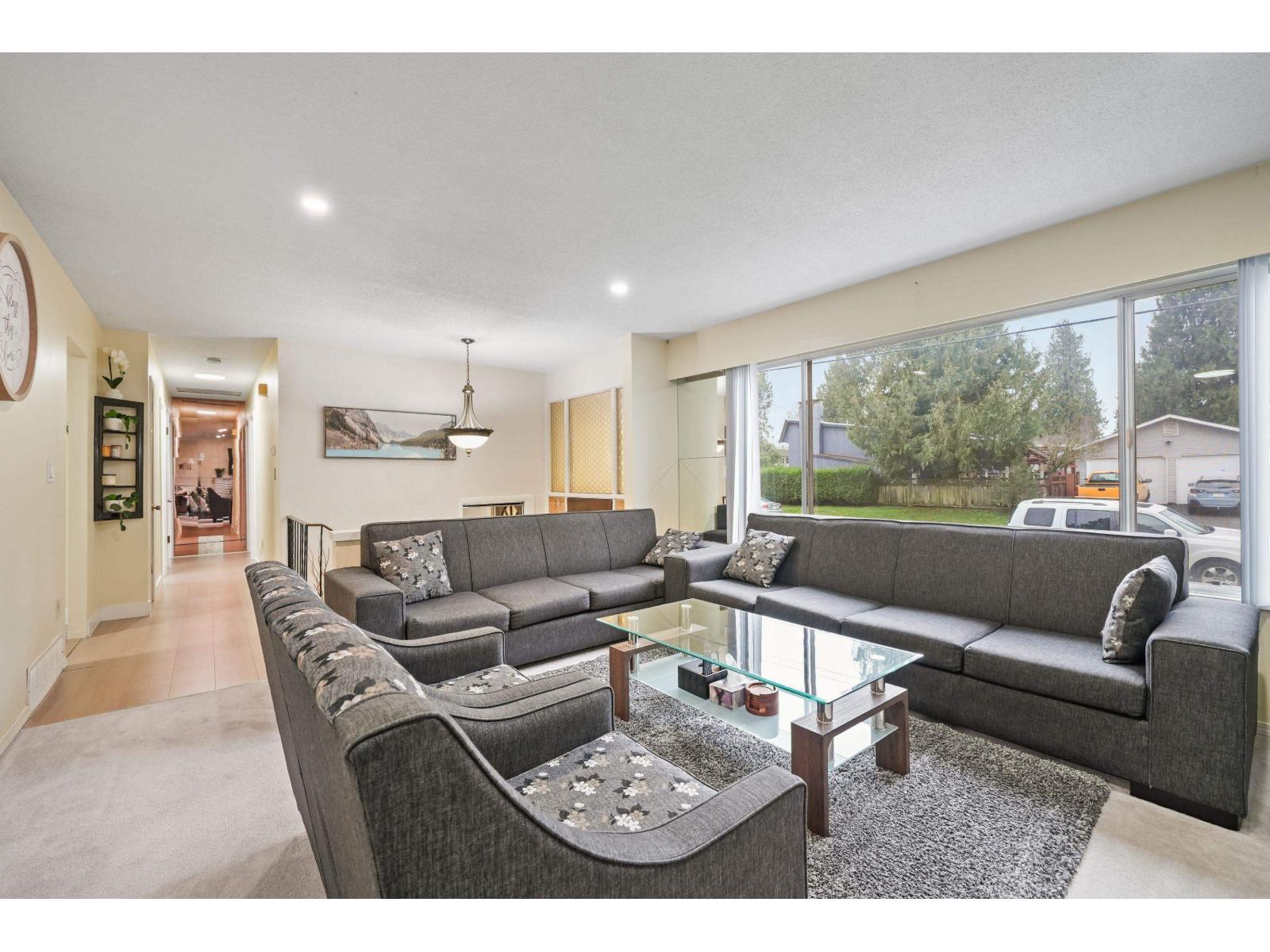 11735 94a Avenue, Delta, British Columbia  V4C 3S4 - Photo 3 - R3074248