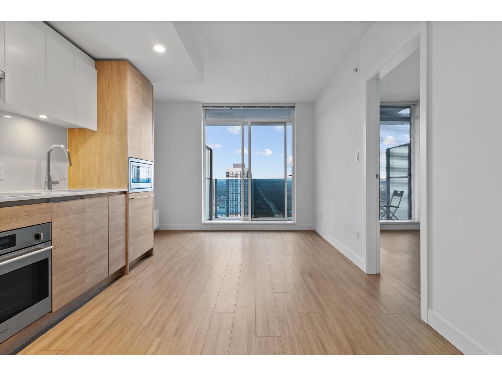 3412 13615 Fraser Highway, Surrey, British Columbia  V3T 0P7 - Photo 3 - R3074374