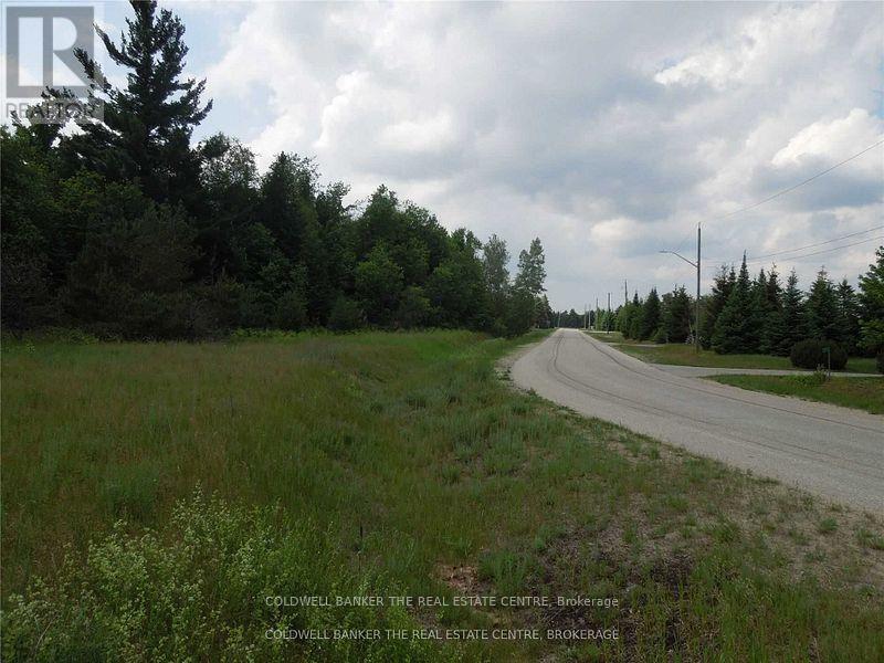 6 Tioga Boulevard, Adjala-Tosorontio, Ontario  L0M 1J0 - Photo 4 - N12167264