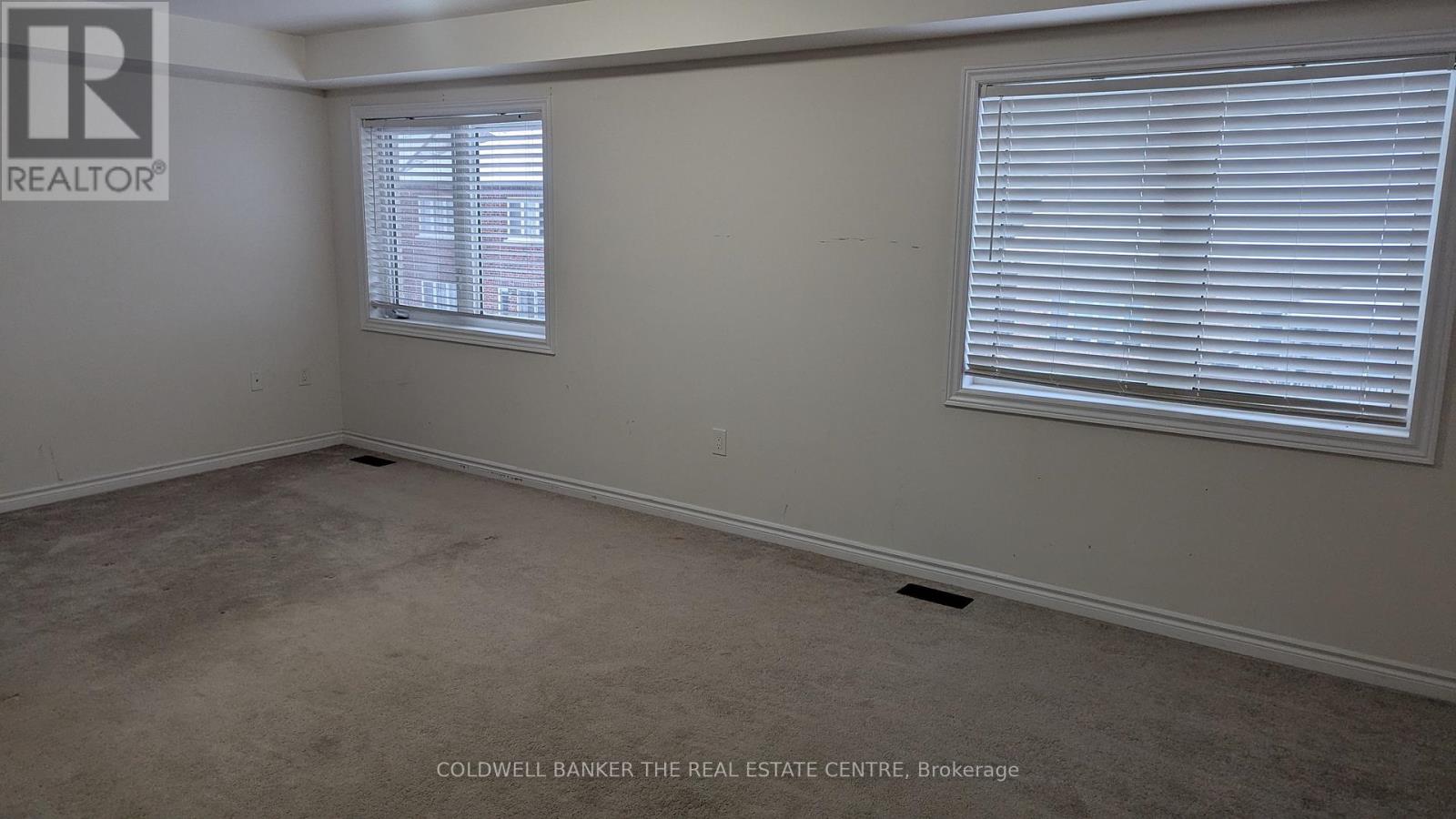 < - 1047 Barton Way, Innisfil, Ontario  L9S 0N5 - Photo 12 - N12613924