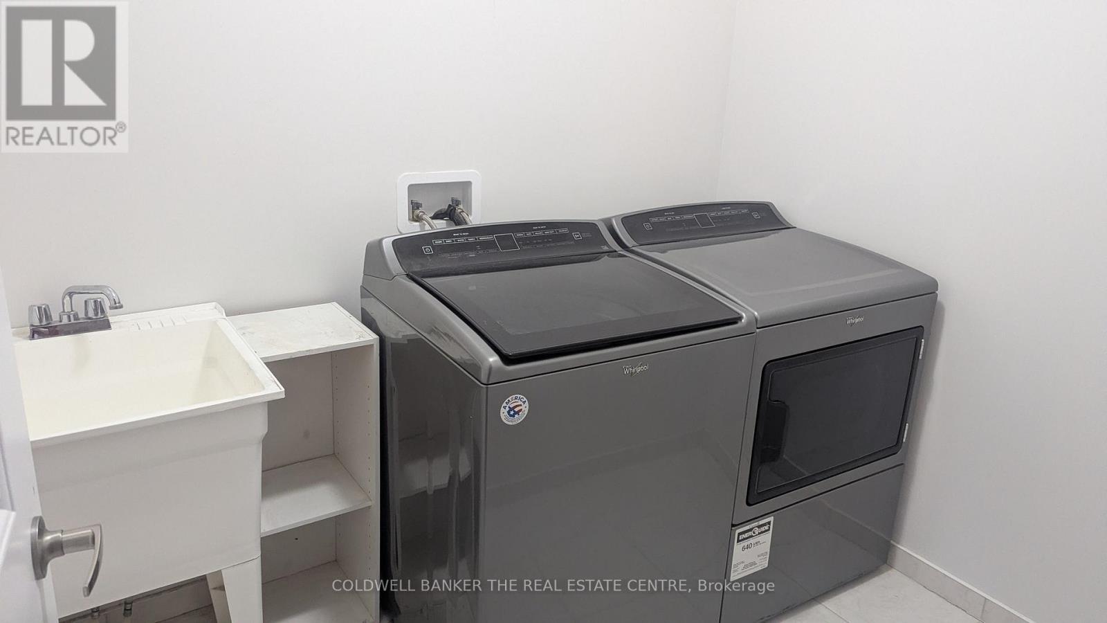 < - 1047 Barton Way, Innisfil, Ontario  L9S 0N5 - Photo 17 - N12613924