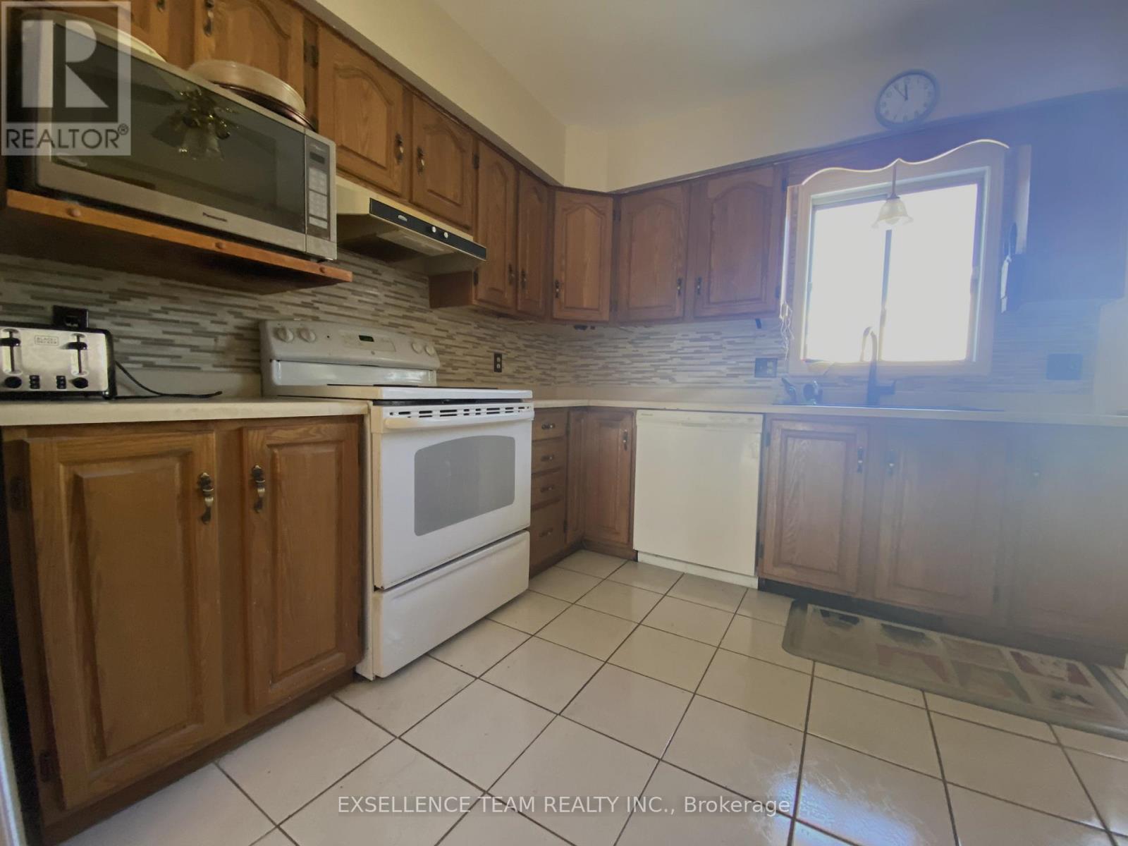 89 St Lawrence Street, South Stormont, Ontario  K0C 1M0 - Photo 10 - X12443267