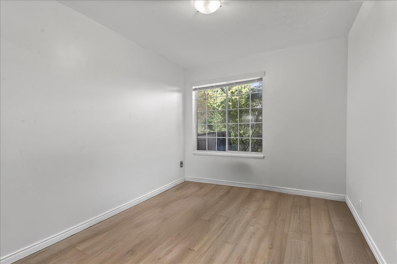 103 2567 Victoria Street, Abbotsford, British Columbia  V2T 2T4 - Photo 11 - R3074108