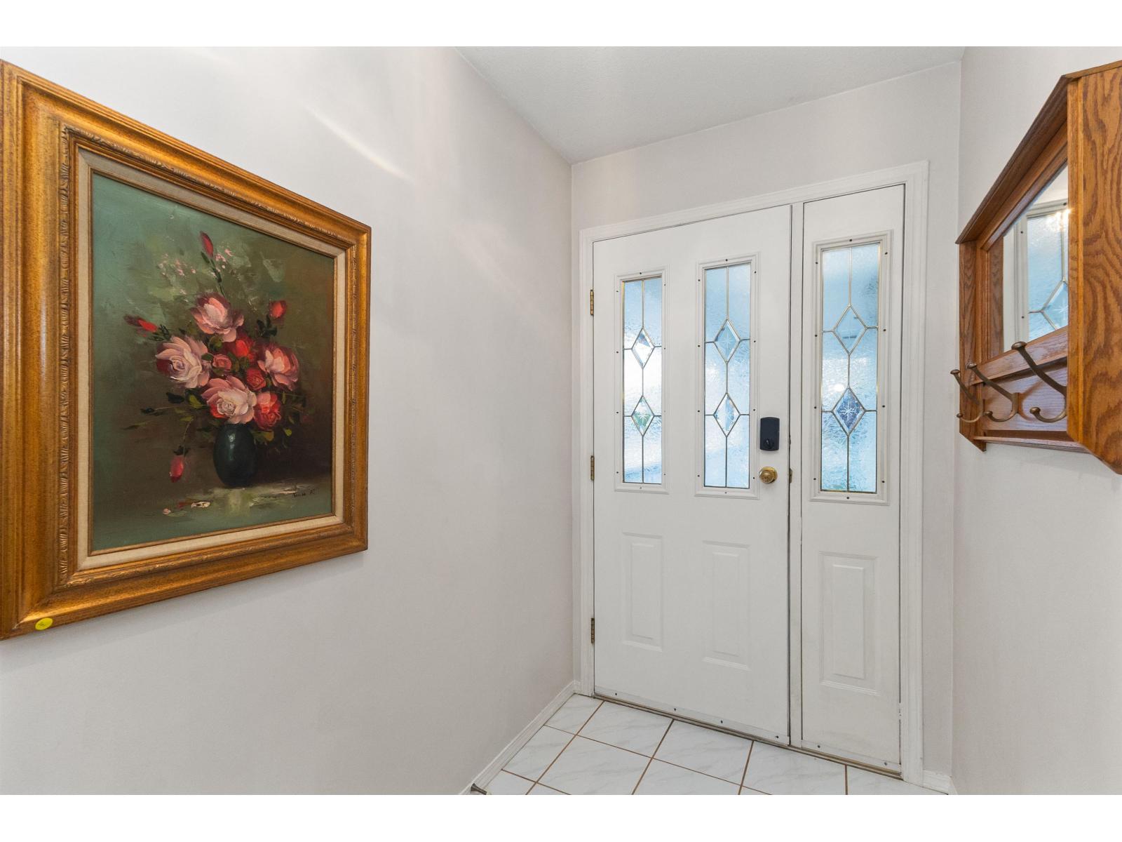 34825 Cassiar Court, Abbotsford, British Columbia  V2S 7G9 - Photo 2 - R3074201