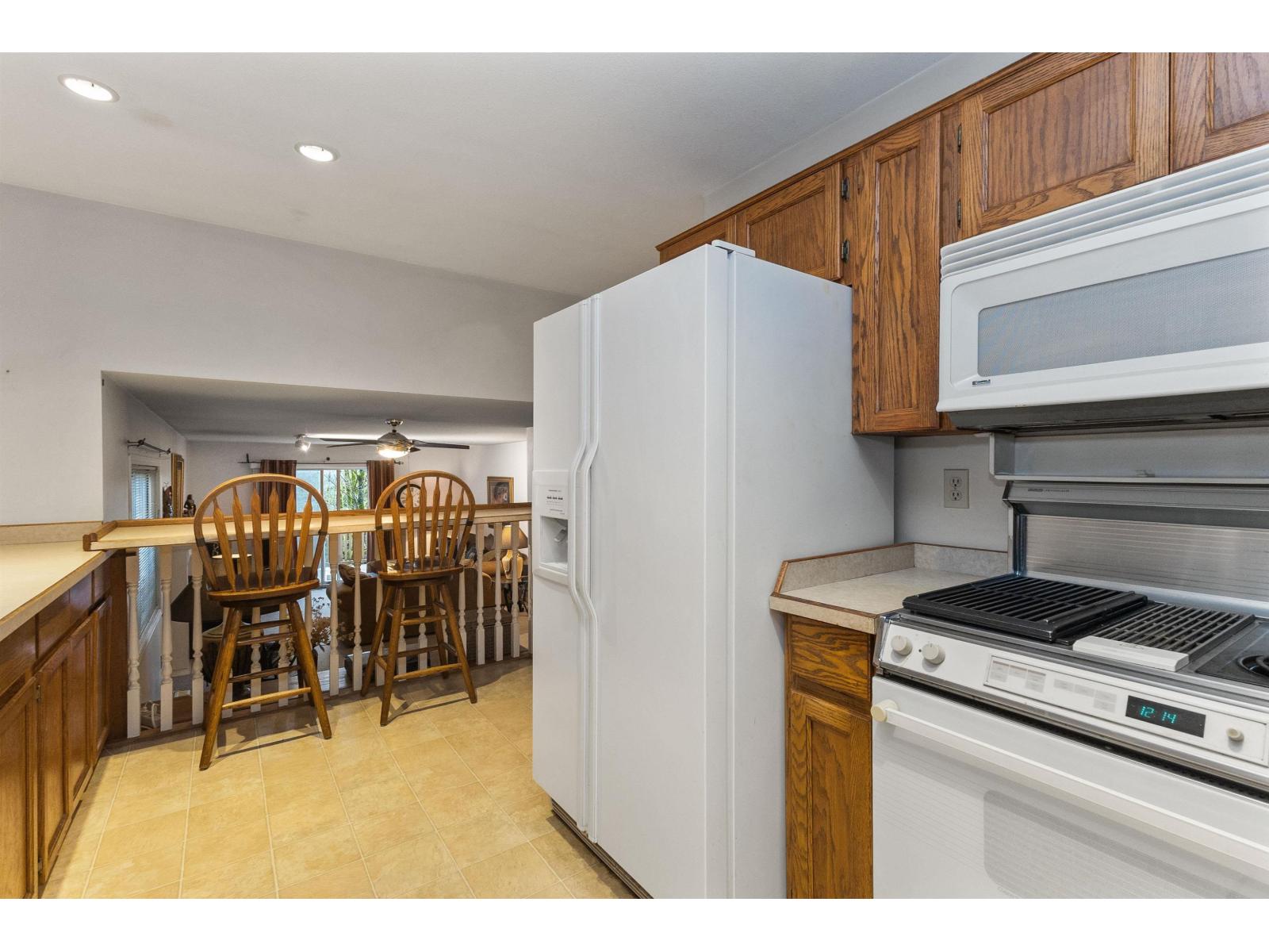 34825 Cassiar Court, Abbotsford, British Columbia  V2S 7G9 - Photo 8 - R3074201