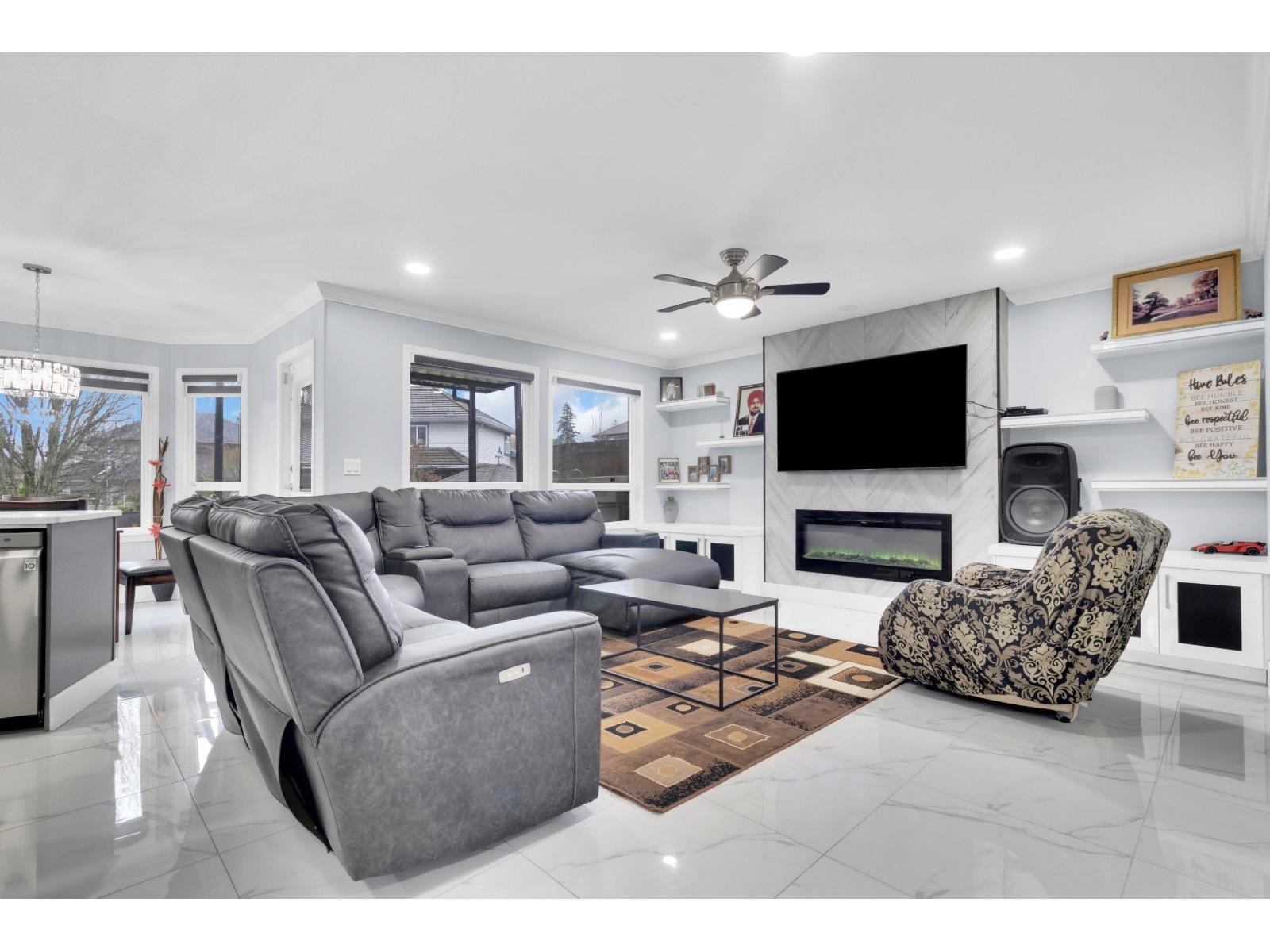 18239 68 Avenue, Surrey, British Columbia  V3S 9C6 - Photo 2 - R3074250