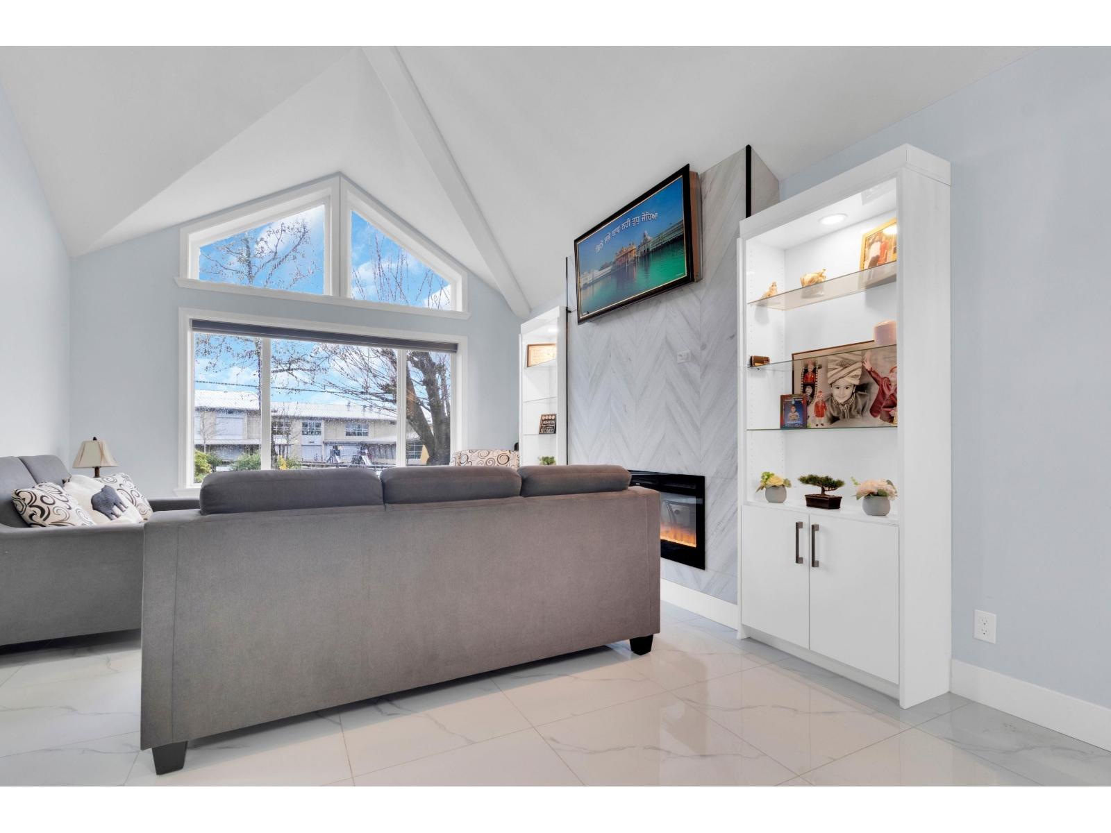 18239 68 Avenue, Surrey, British Columbia  V3S 9C6 - Photo 5 - R3074250