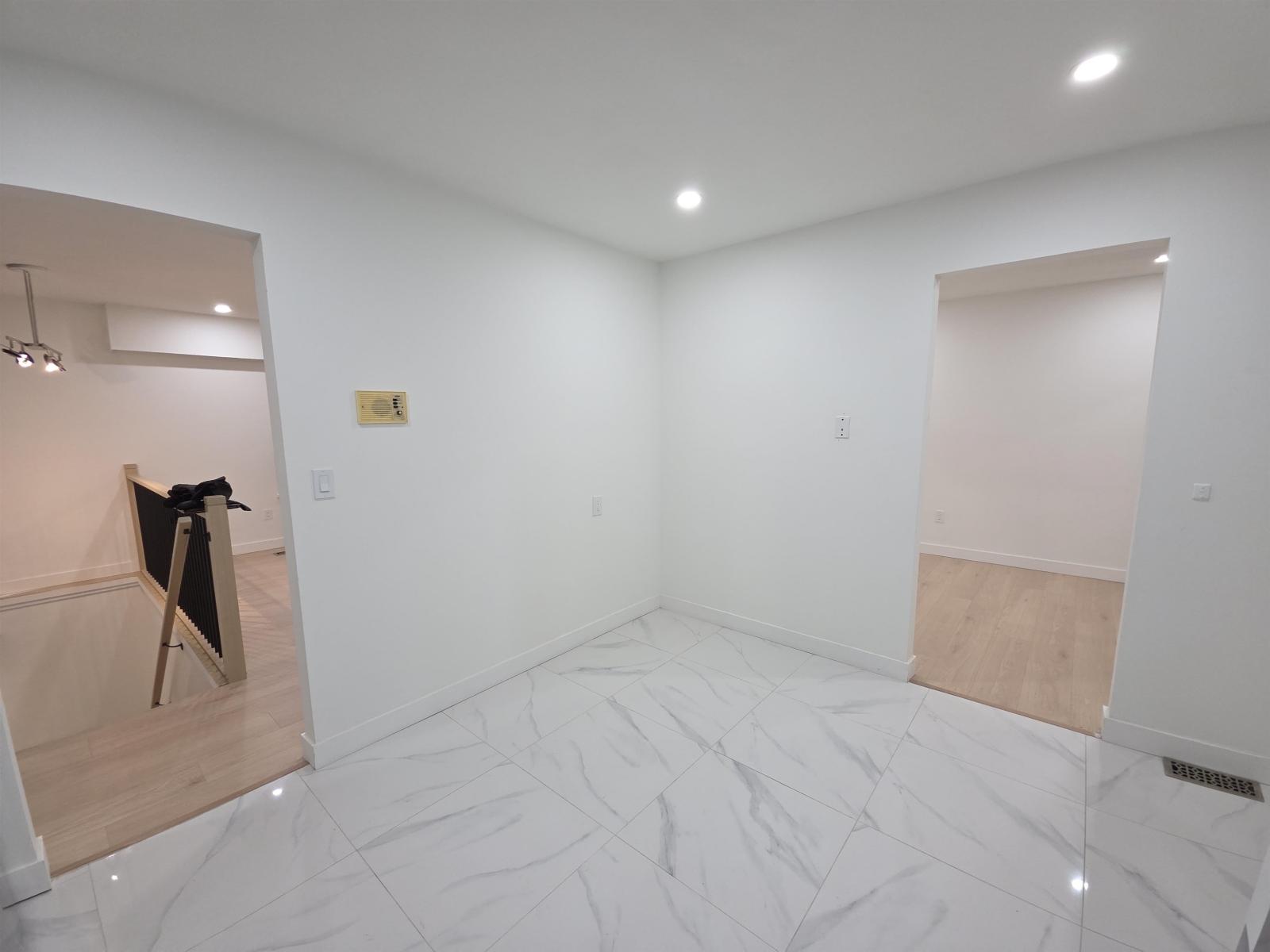 18138 59a Avenue, Surrey, British Columbia  V3S 4V5 - Photo 9 - R3074039