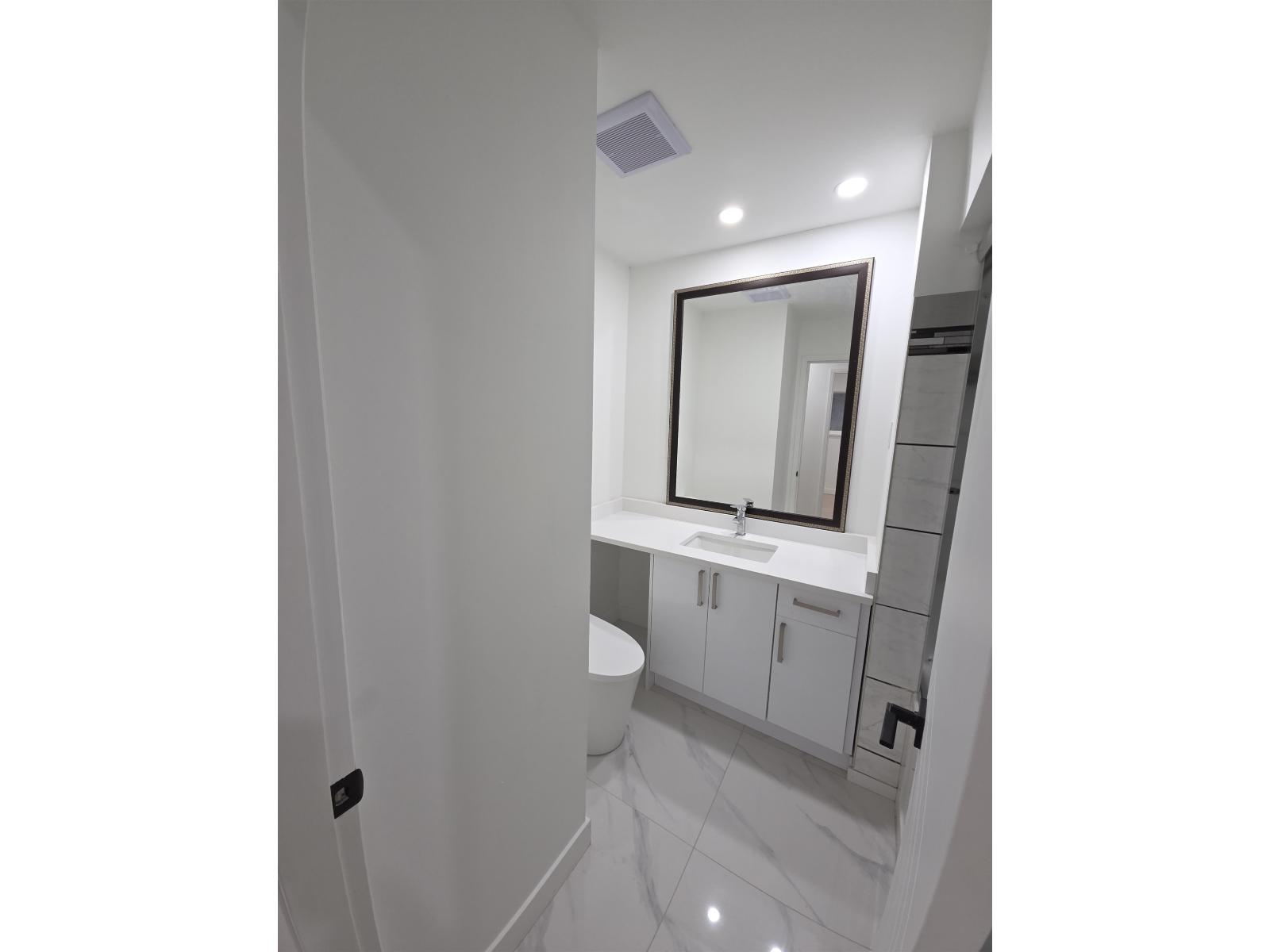 18138 59a Avenue, Surrey, British Columbia  V3S 4V5 - Photo 12 - R3074039