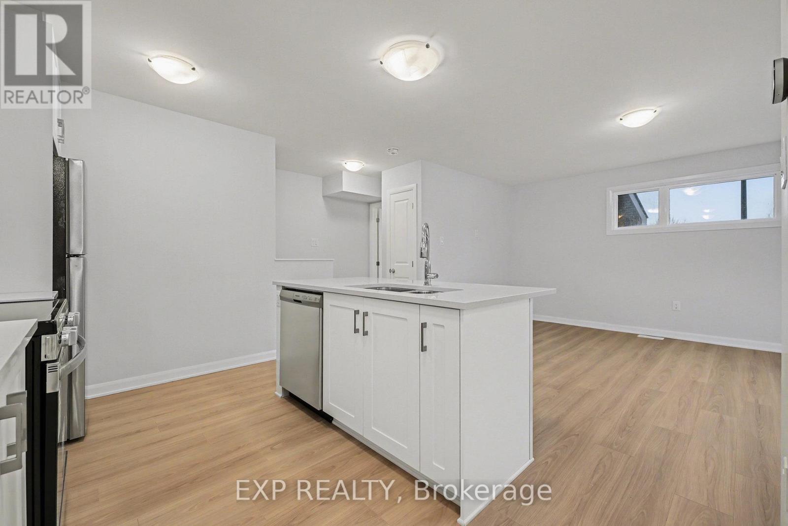 1116 Creekway Private, Ottawa, Ontario  K2T 0R8 - Photo 9 - X12640174