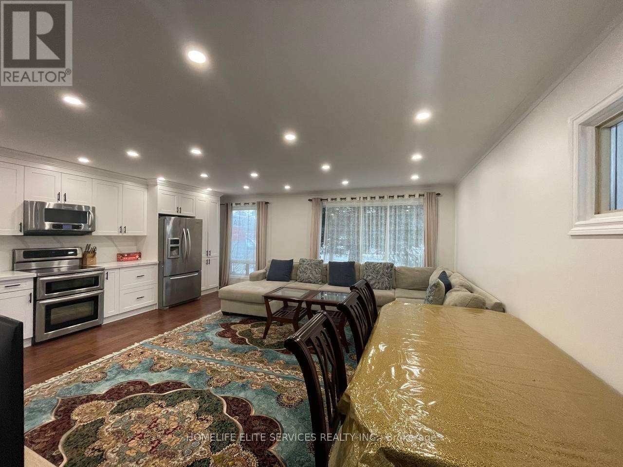 92 Crocus Drive, Toronto, Ontario  M1R 4T1 - Photo 2 - E12640186