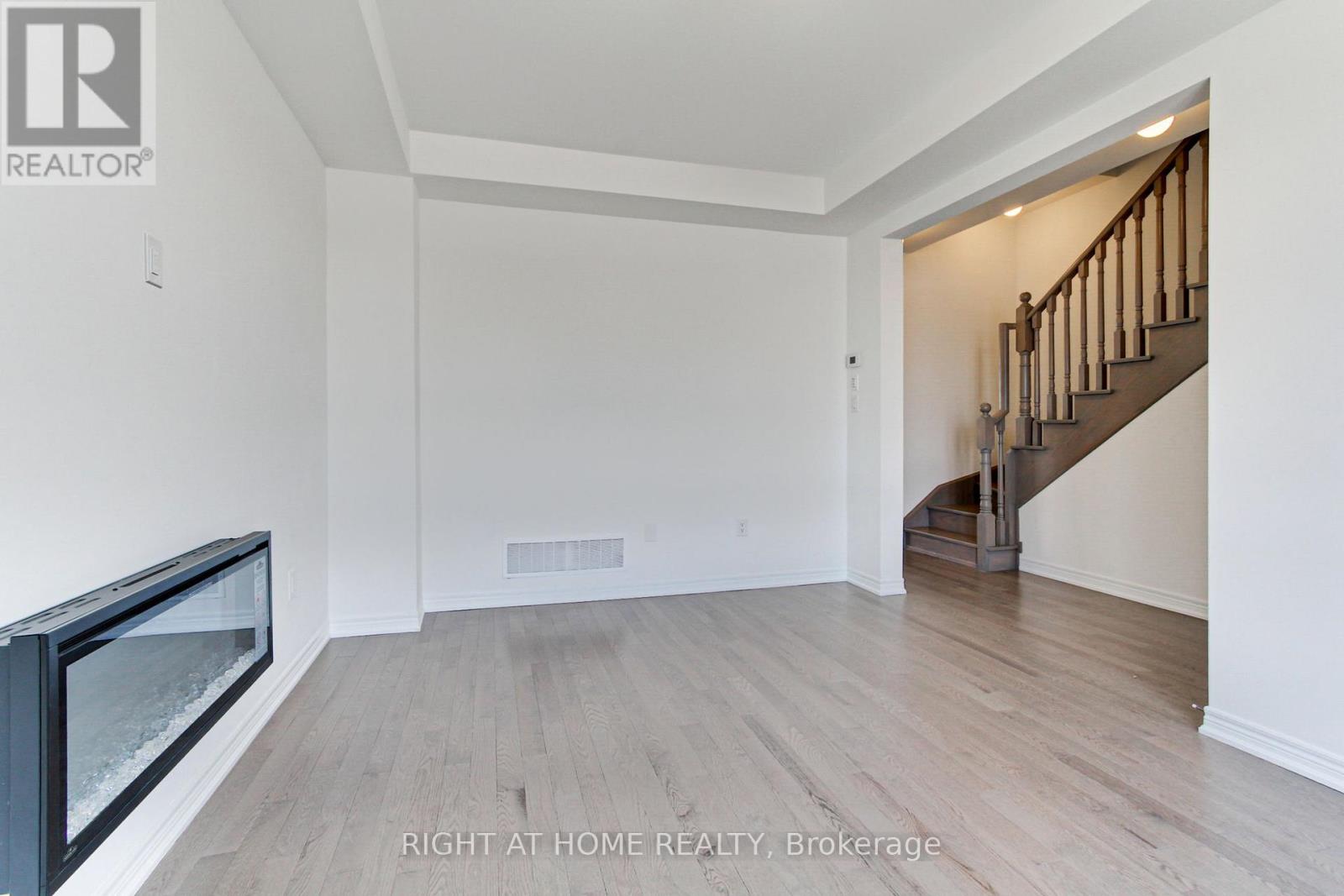 10173 Huntington Road, Vaughan (Kleinburg), Ontario  L4H 5J5 - Photo 5 - N12640190