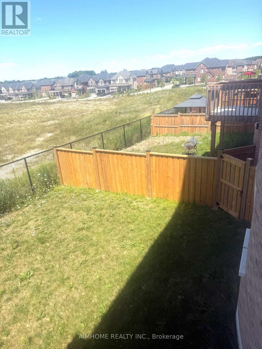 18 Frank Kelly Drive, East Gwillimbury, Ontario  L9N 0V2 - Photo 9 - N12640196