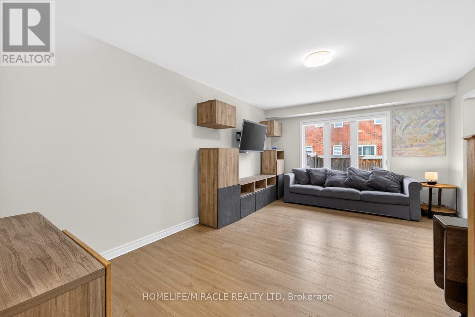 439 Cavanagh Lane, Milton, Ontario  L9T 8G6 - Photo 5 - W12640176