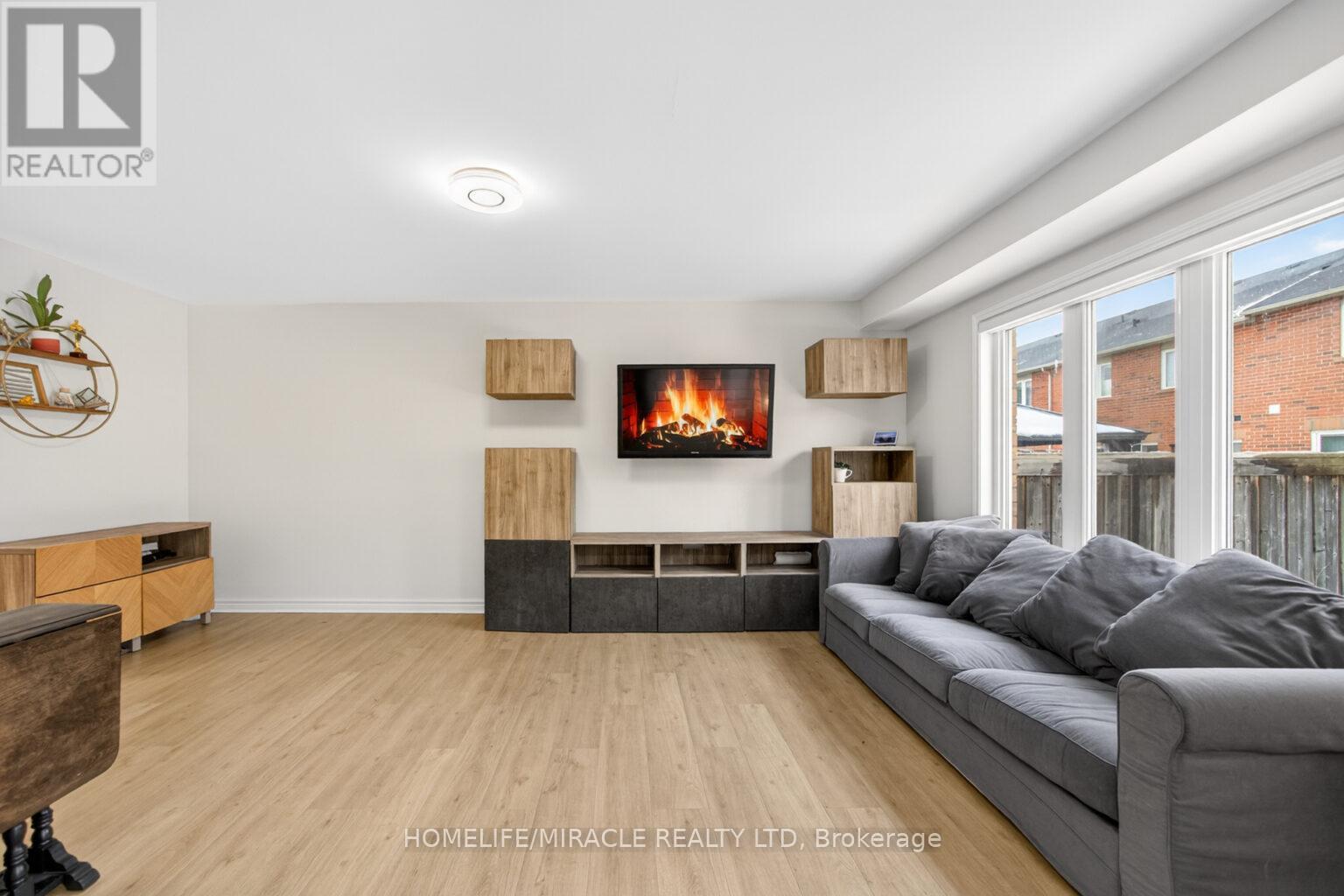 439 Cavanagh Lane, Milton, Ontario  L9T 8G6 - Photo 7 - W12640176