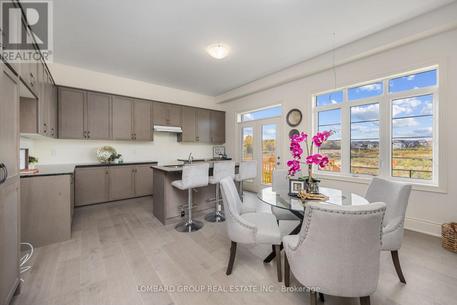 37 North Park Boulevard, Oakville, Ontario  L6M 0W8 - Photo 8 - W12640184