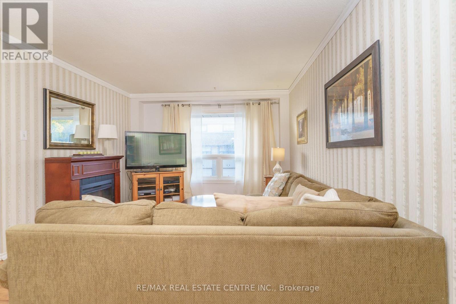 143 - 143 Ashton Crescent, Brampton, Ontario  L6S 3J9 - Photo 6 - W12640210