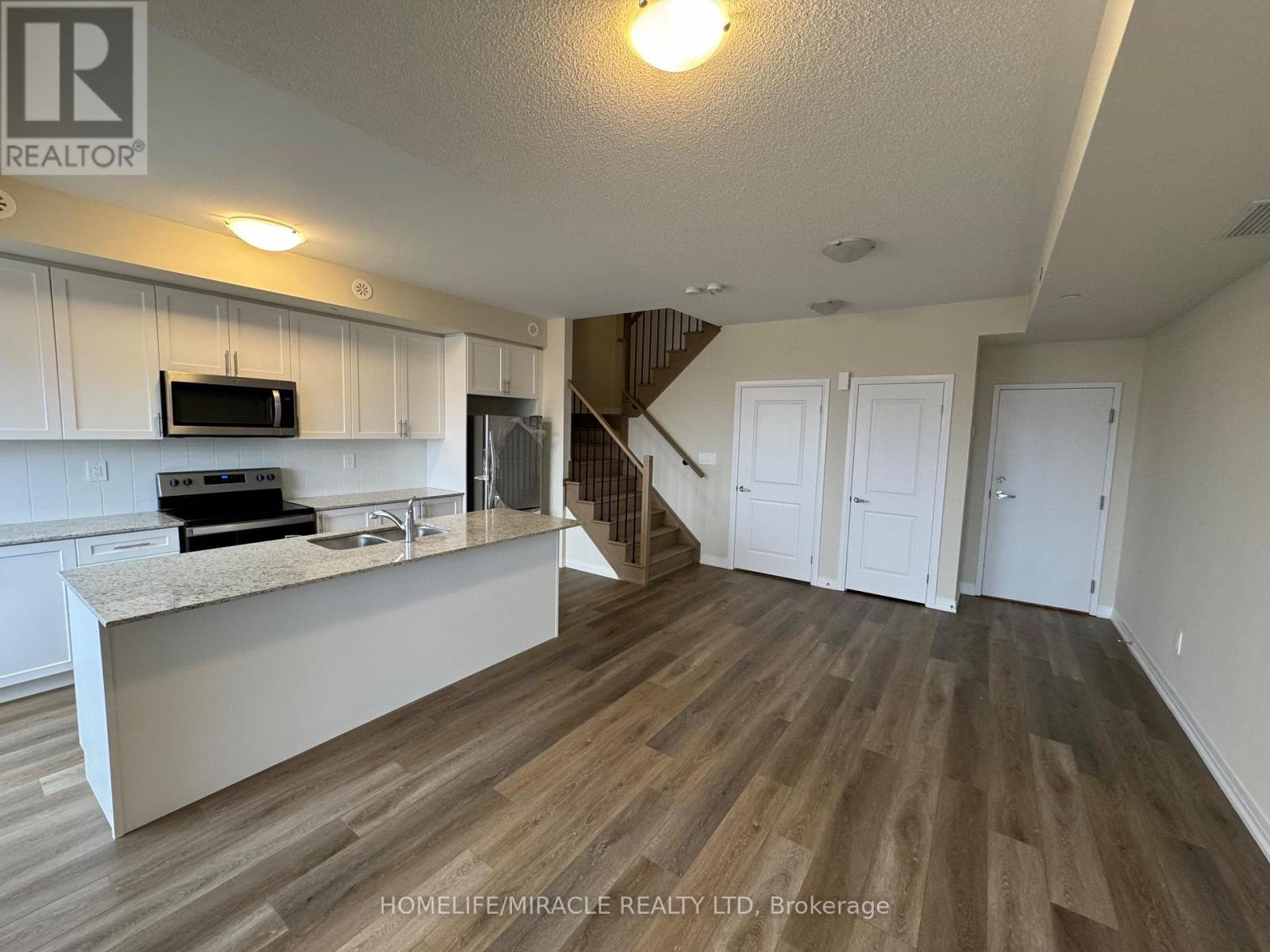 416 - 1577 Rose Way, Milton, Ontario  L9E 1N4 - Photo 13 - W12640220