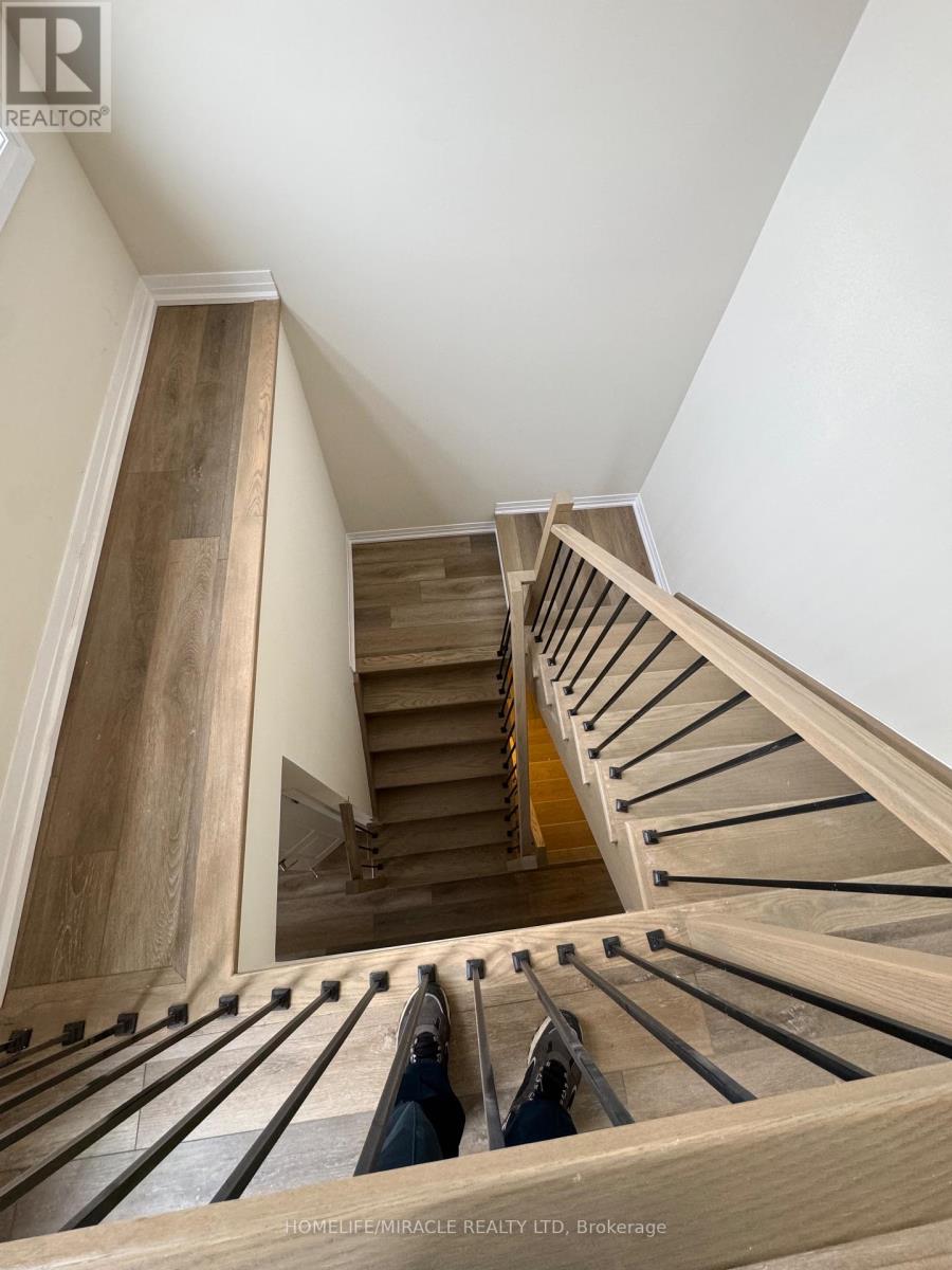 416 - 1577 Rose Way, Milton, Ontario  L9E 1N4 - Photo 36 - W12640220