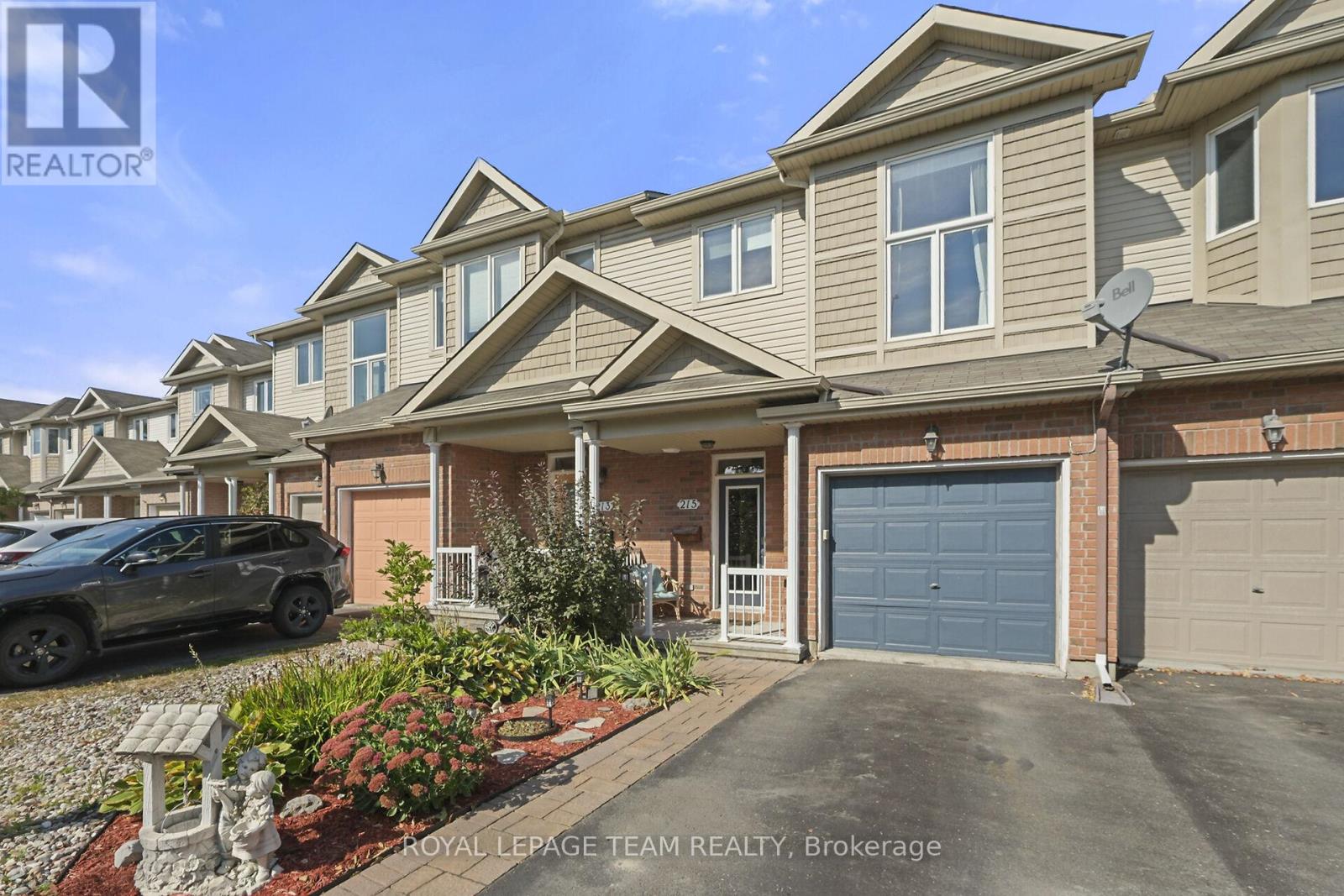 215 Parkrose Private, Ottawa, Ontario  K4A 0N8 - Photo 2 - X12501536