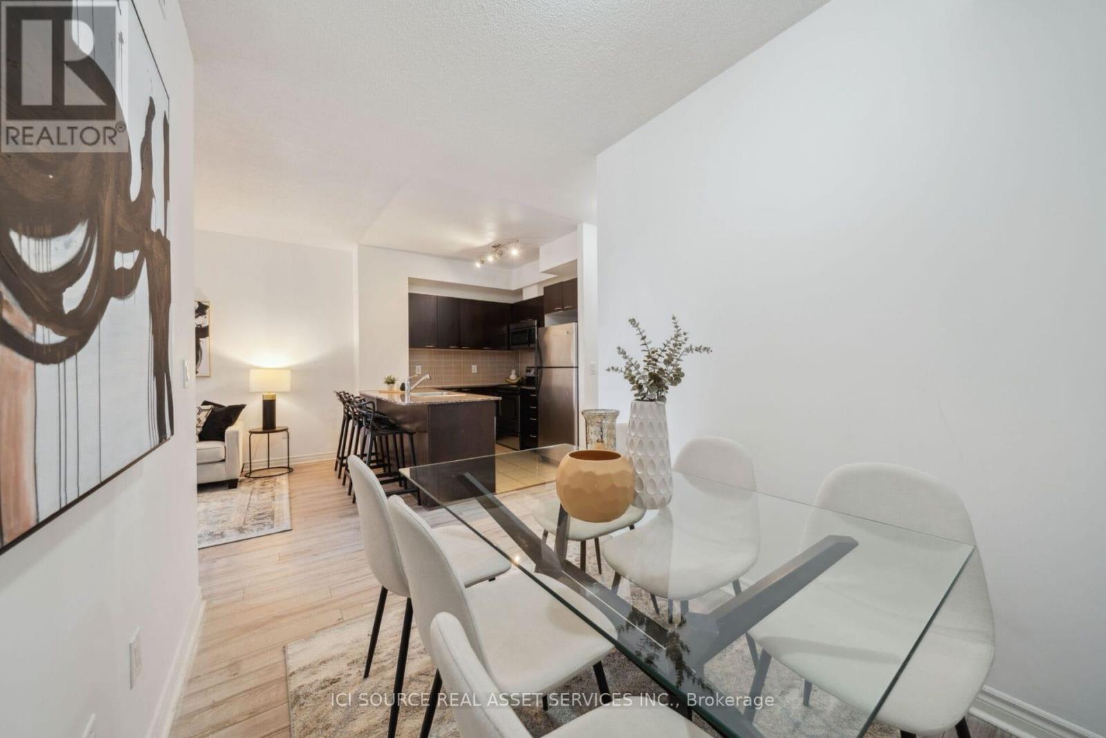 321 - 385 Prince Of Wales Drive, Mississauga, Ontario  L5B 0C6 - Photo 5 - W12640228