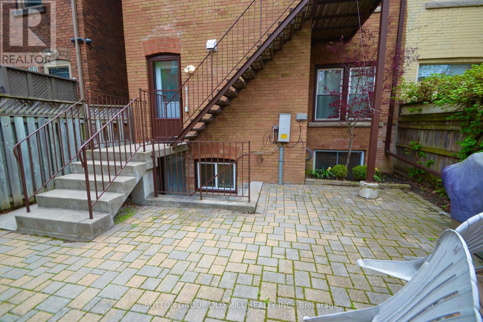 LOWER - 180 MADISON AVENUE, Toronto, Ontario