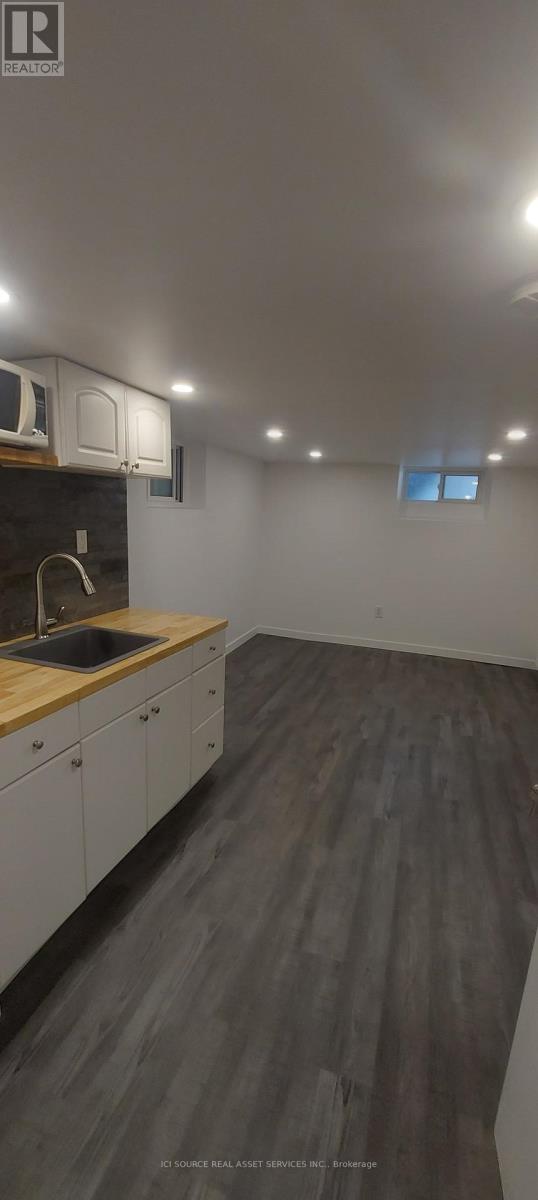 LOWER 1 - 74 BURNABY BOULEVARD, Toronto, Ontario