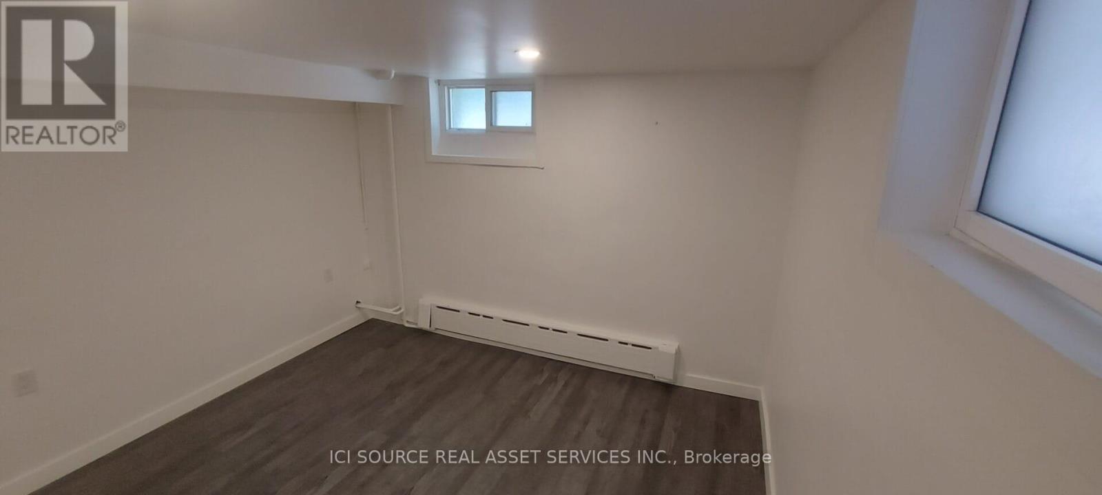 Lower 1 - 74 Burnaby Boulevard, Toronto, Ontario  M5N 1G4 - Photo 11 - C12640234