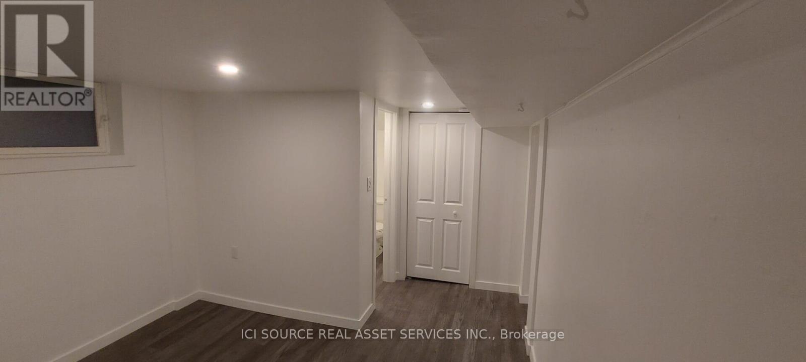 Lower 1 - 74 Burnaby Boulevard, Toronto, Ontario  M5N 1G4 - Photo 13 - C12640234