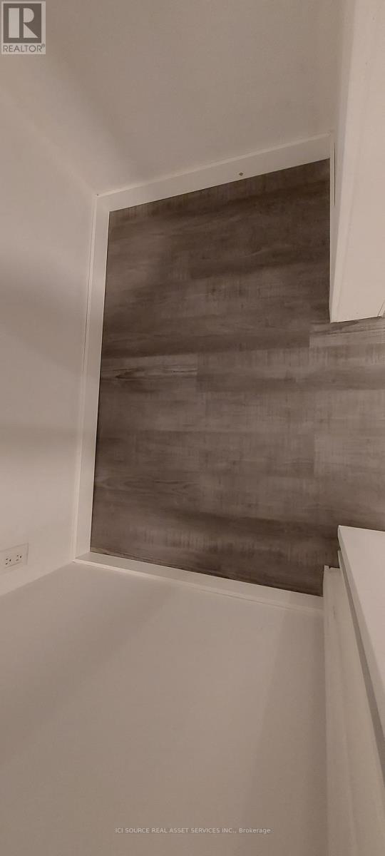 Lower 1 - 74 Burnaby Boulevard, Toronto, Ontario  M5N 1G4 - Photo 15 - C12640234