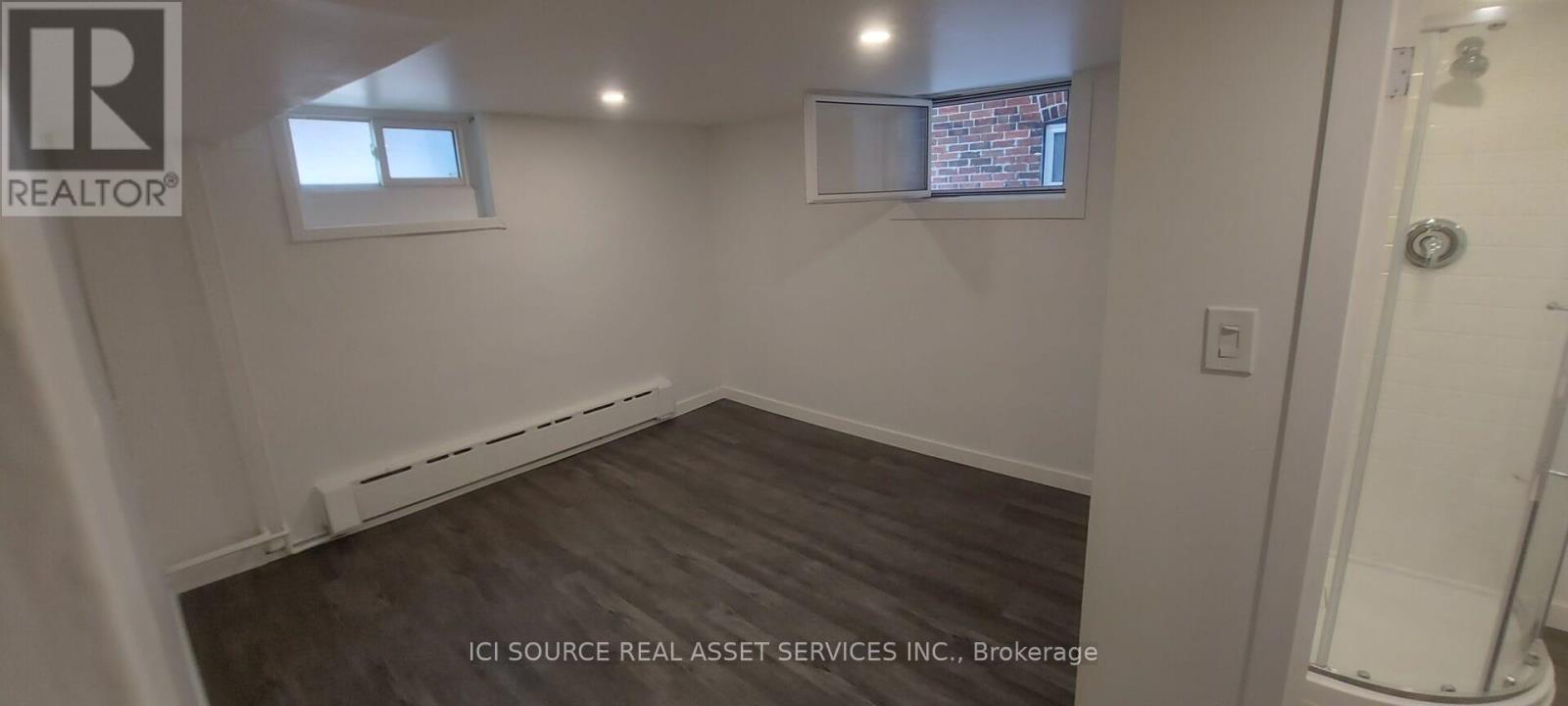 Lower 1 - 74 Burnaby Boulevard, Toronto, Ontario  M5N 1G4 - Photo 9 - C12640234