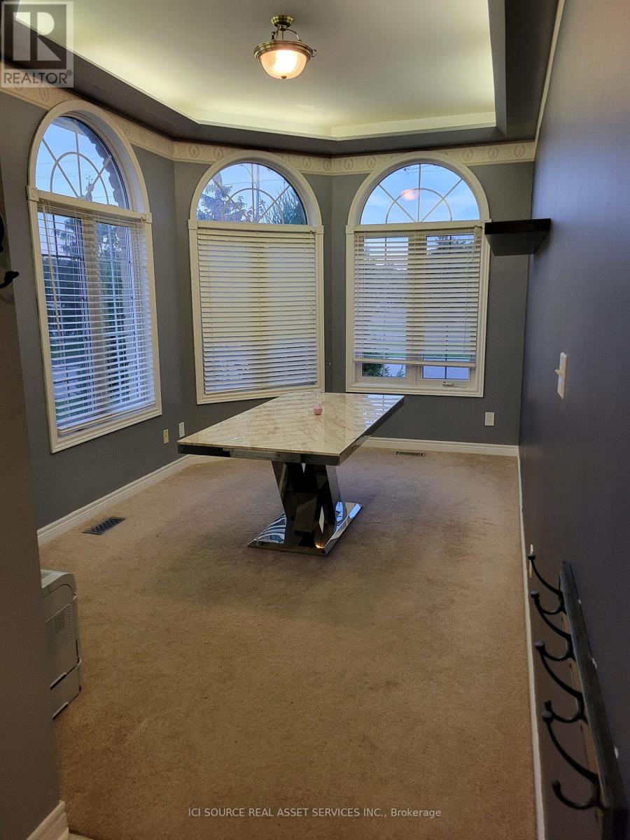 88 Wade Square, Clarington, Ontario  L1E 3E6 - Photo 4 - E12640244