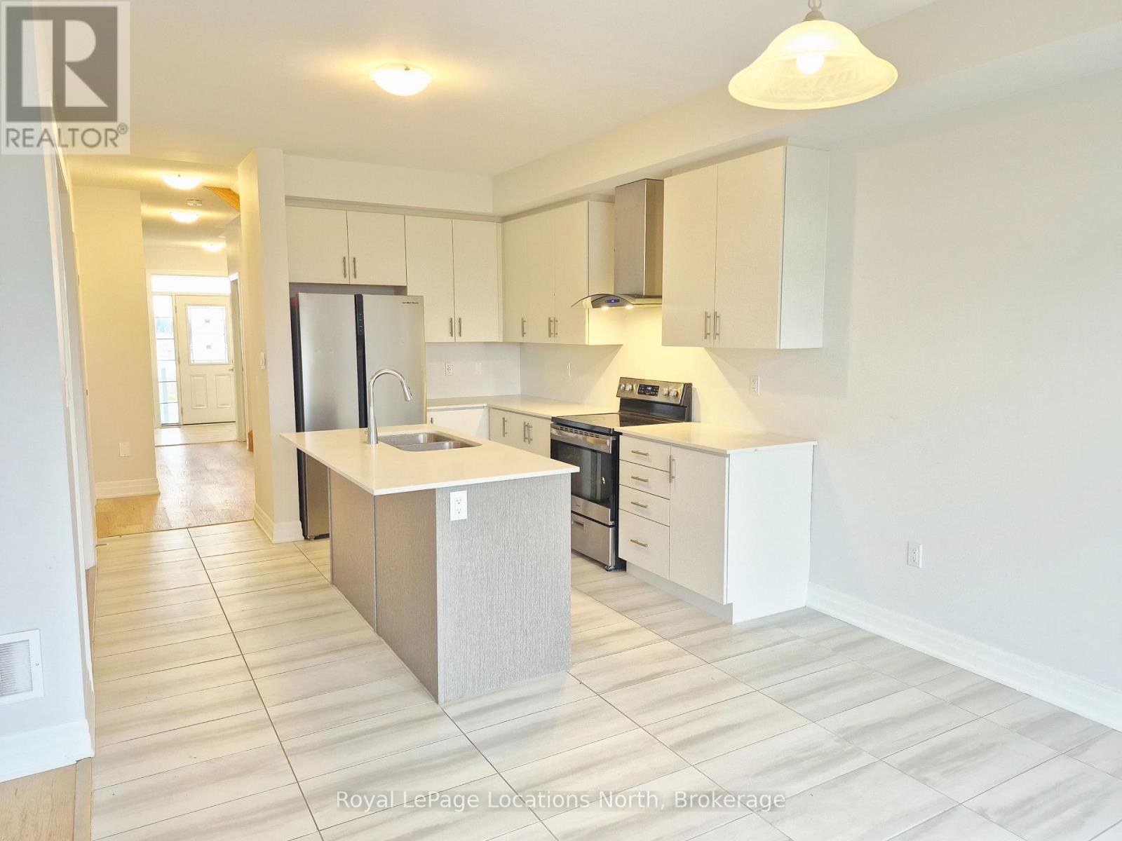 158 Union Boulevard, Wasaga Beach, Ontario  L9Z 0N9 - Photo 8 - S12614786