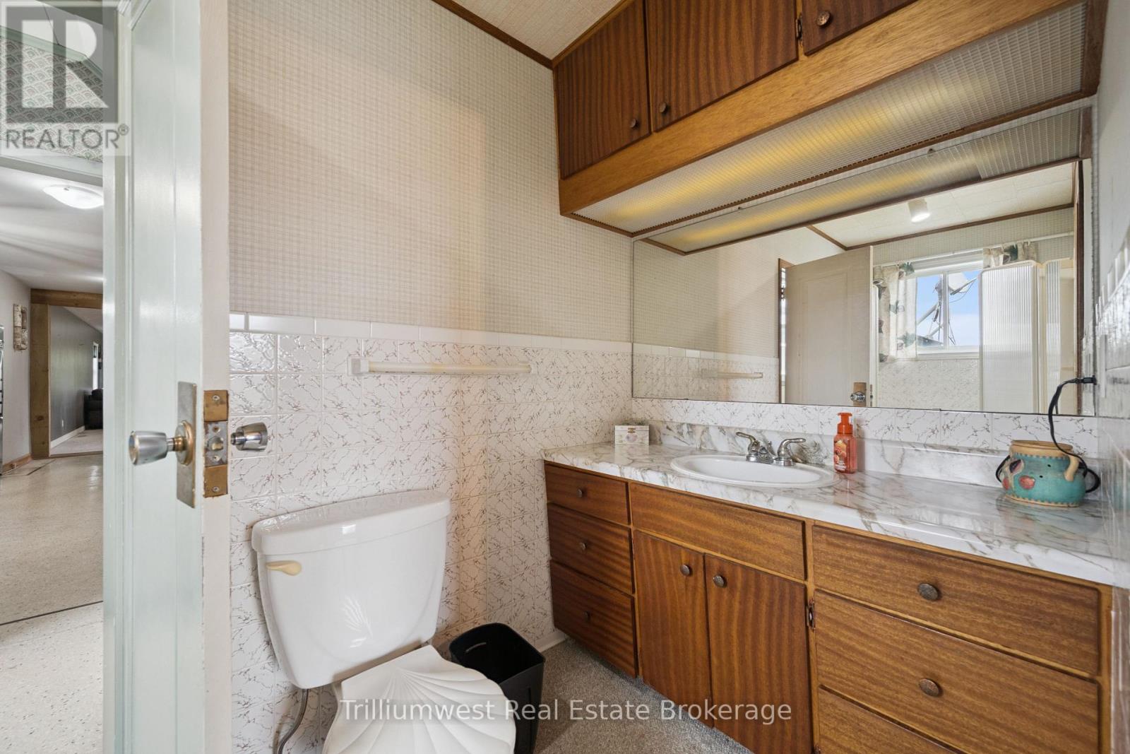 379 Little Lake Road, Norfolk, Ontario  N0J 1P0 - Photo 22 - X12501450